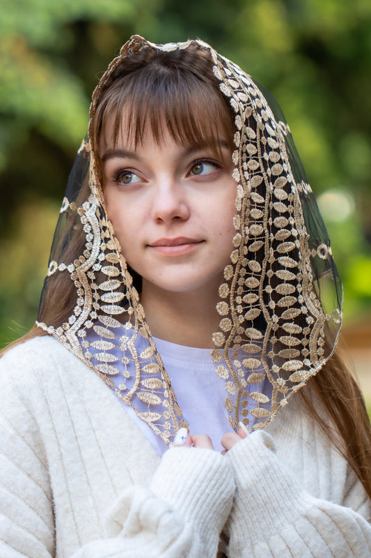 GOLD TRIANGLE VEIL
