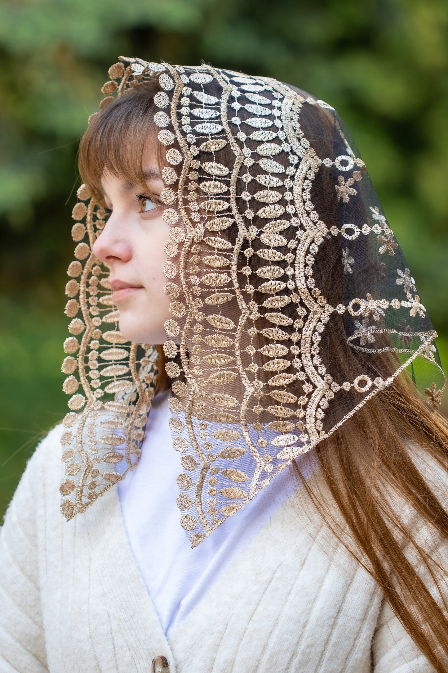 GOLD TRIANGLE VEIL