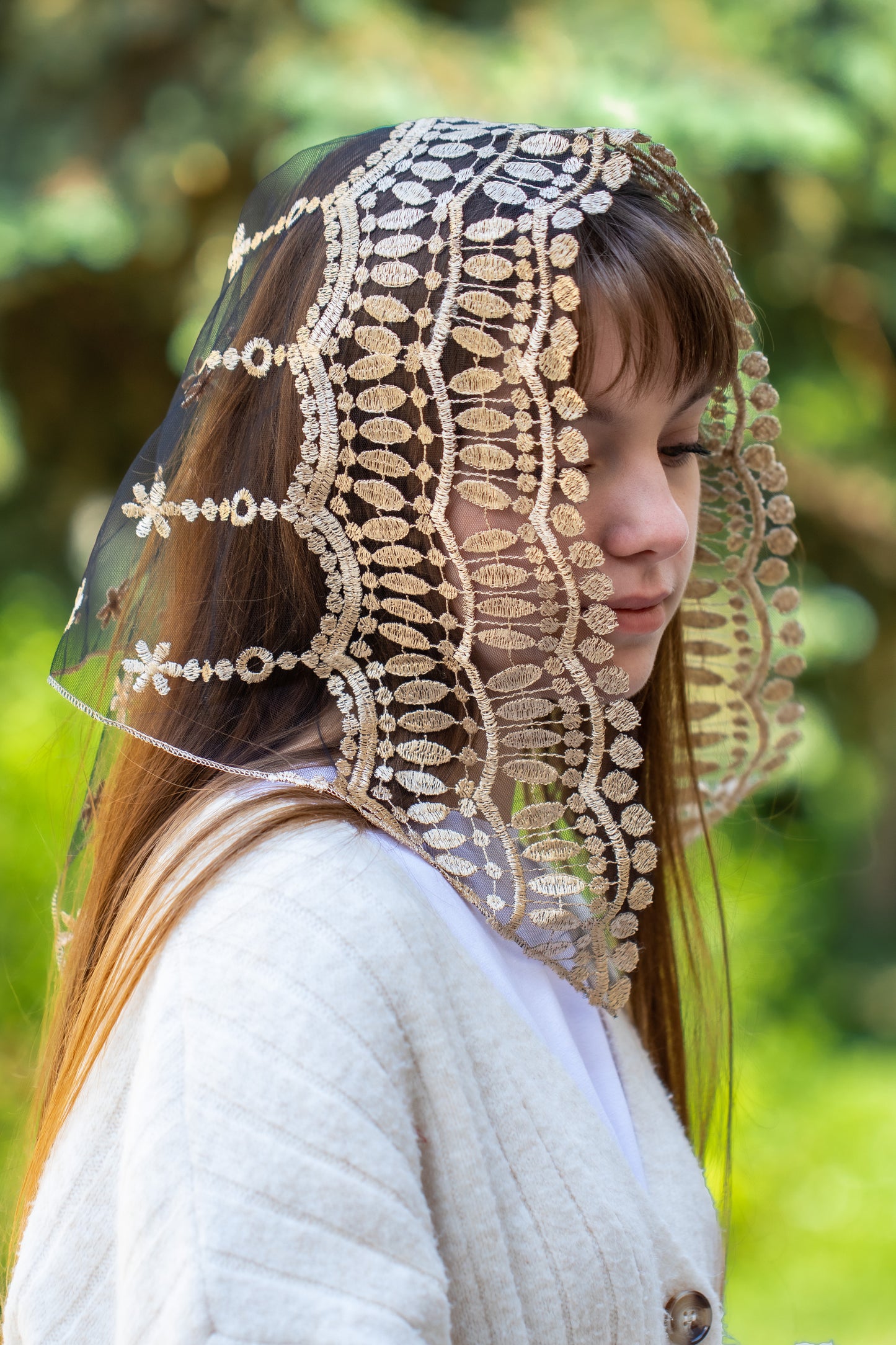 GOLD TRIANGLE VEIL