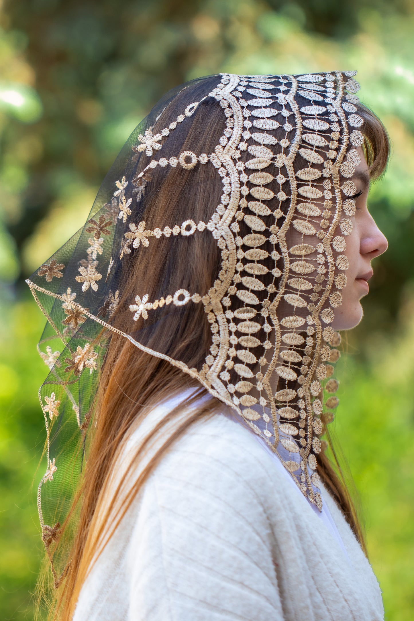 GOLD TRIANGLE VEIL