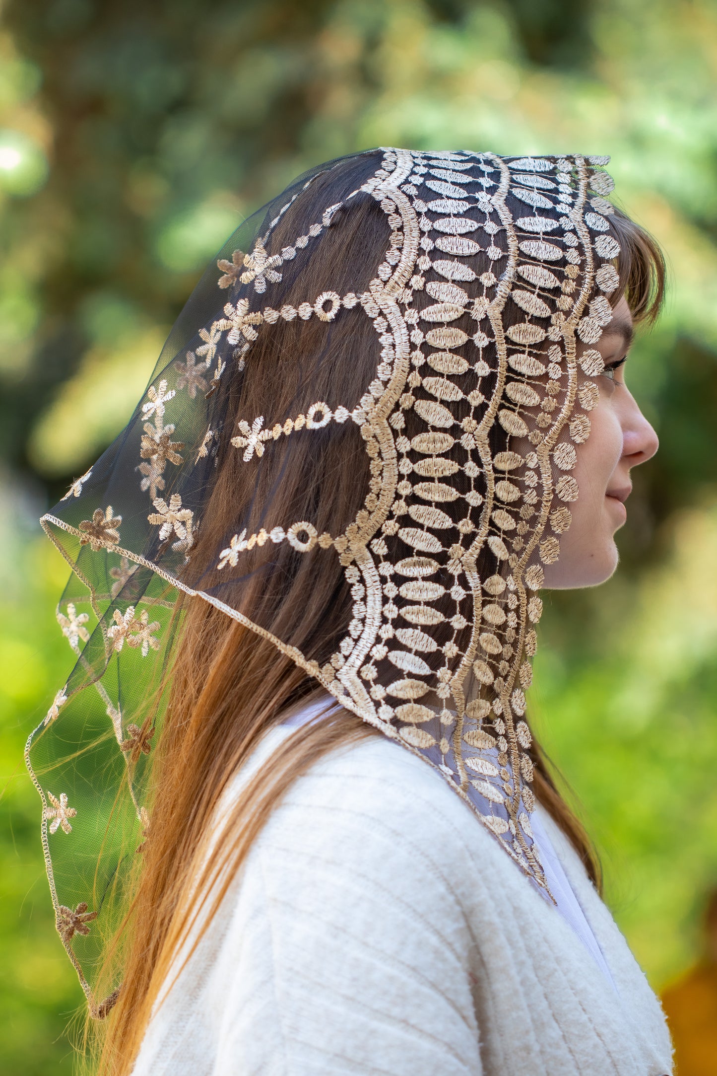 GOLD TRIANGLE VEIL