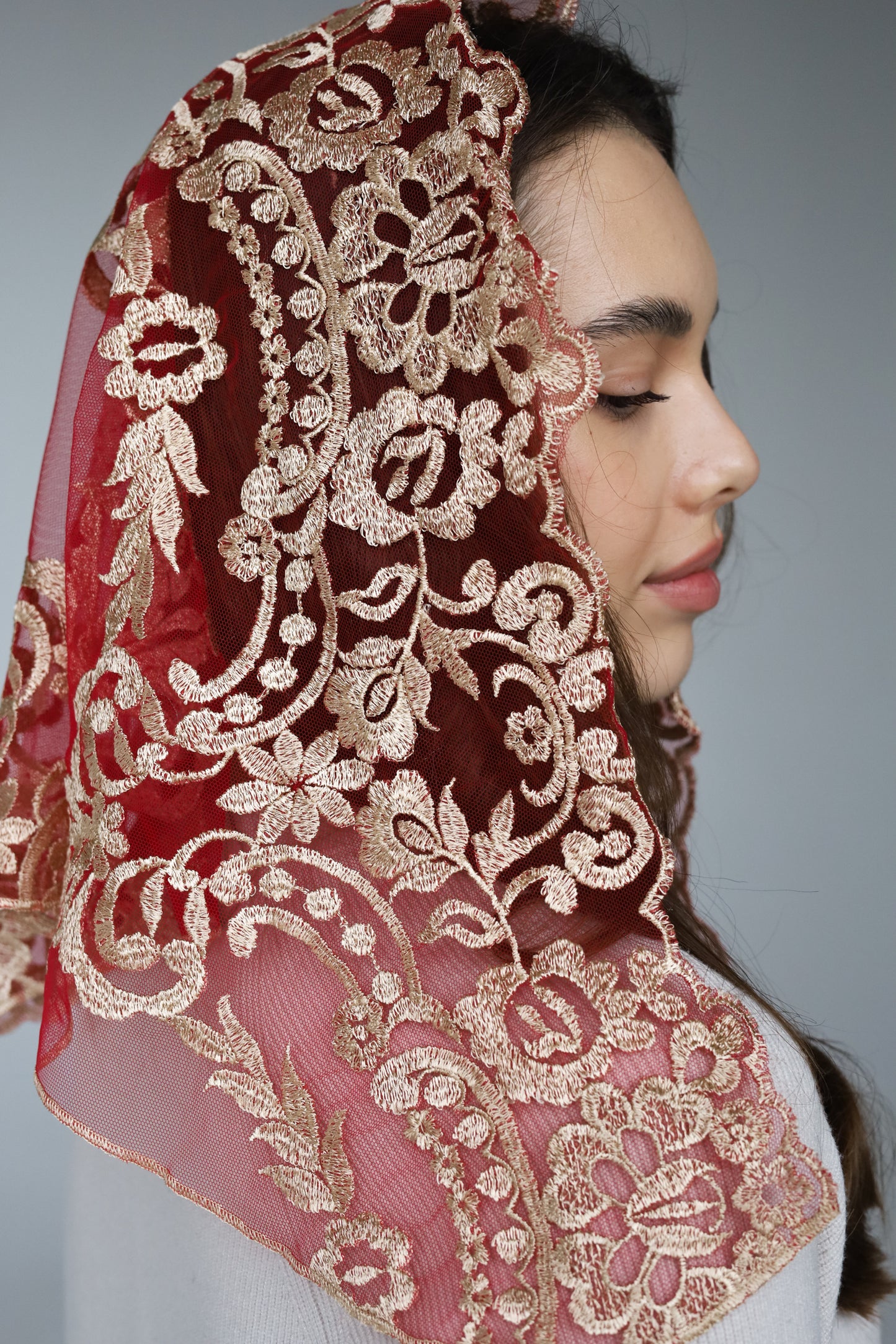 SHORT GOLD & RED VEIL - MariaVeils