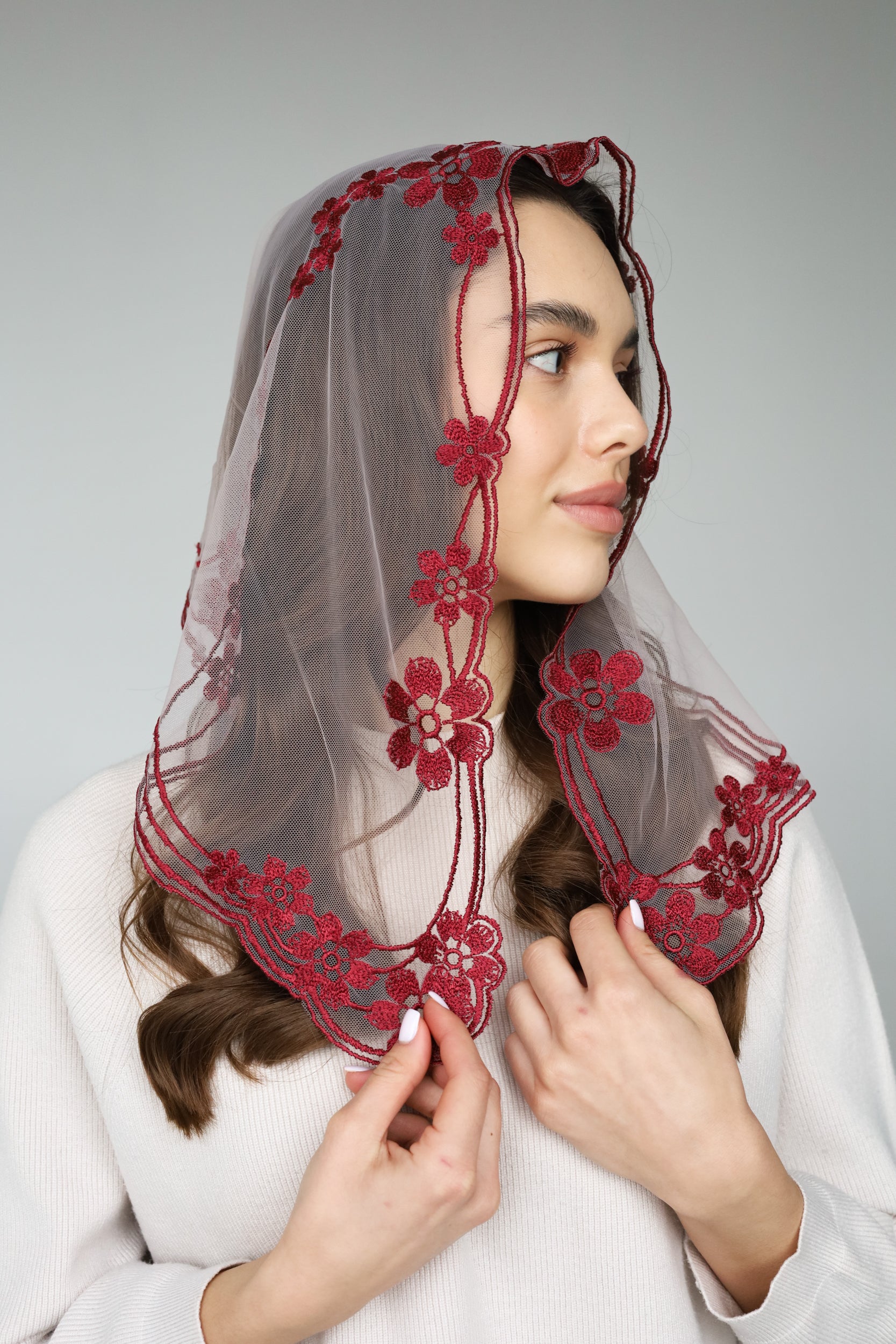 SHORT BURGUNDY VEIL - MariaVeils