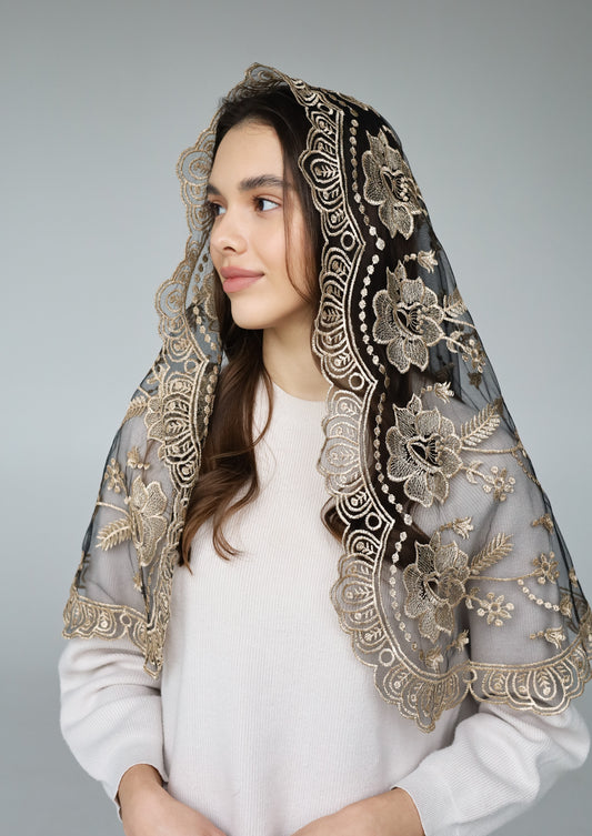 LONG GOLD MANTILLA - MariaVeils