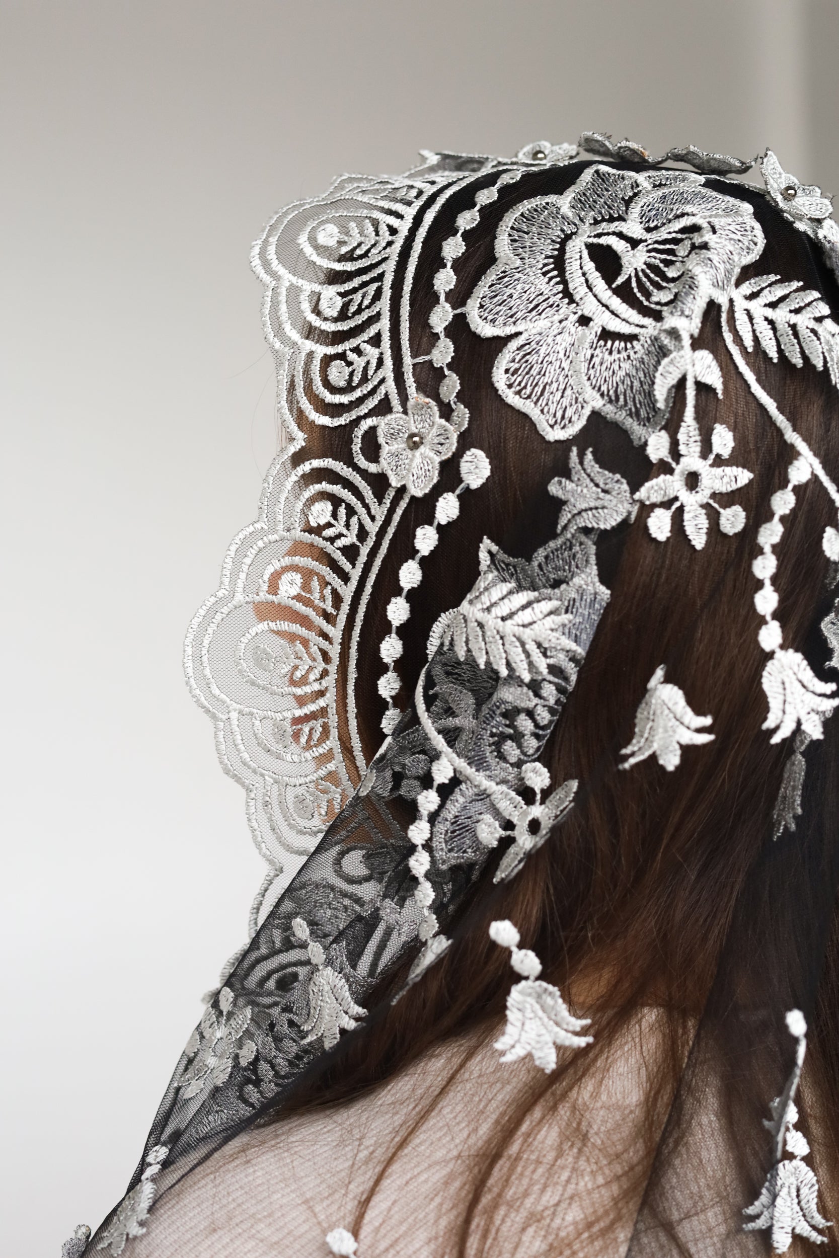 SHORT GREY 3D VEIL - MariaVeils