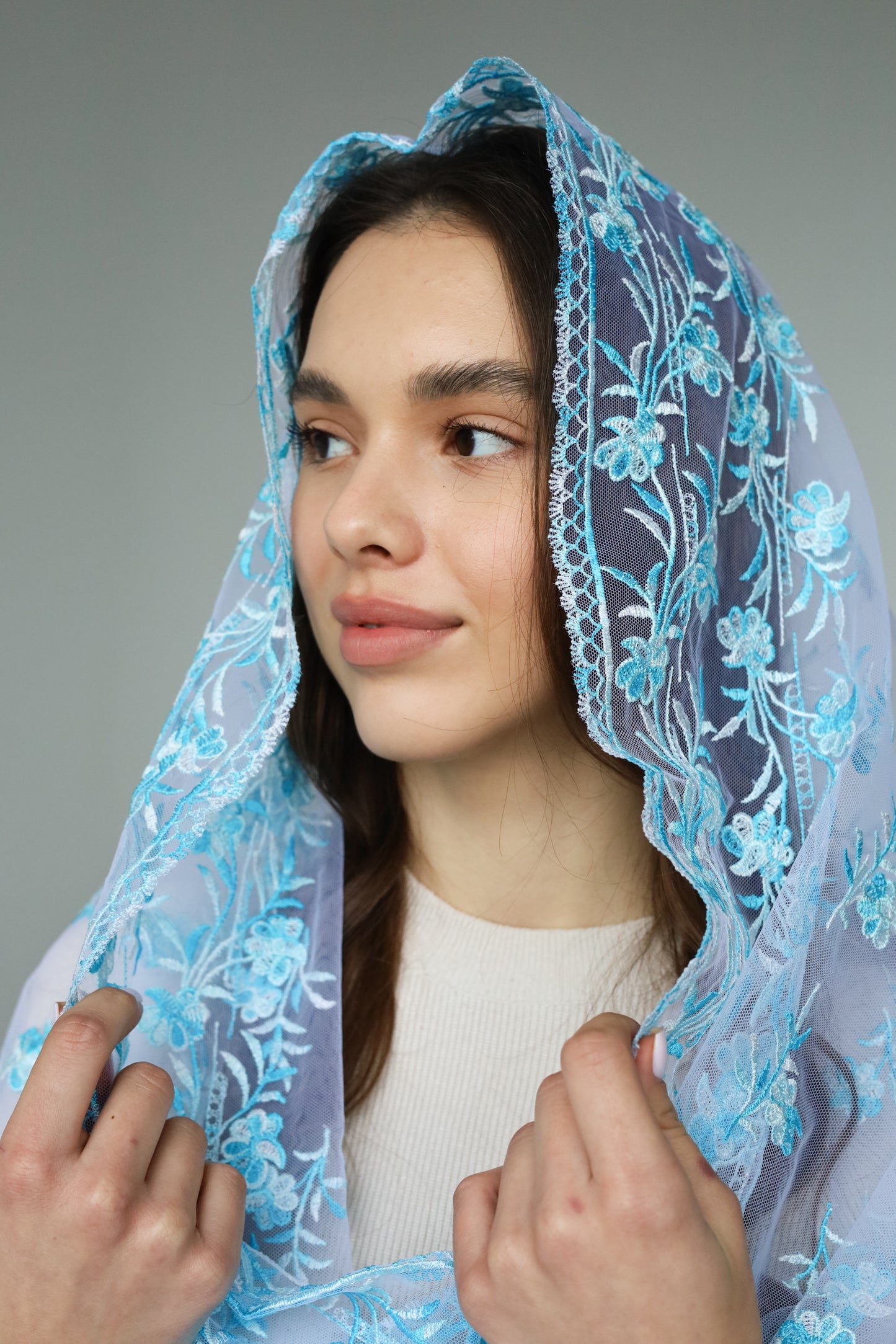 GRADIENT BLUE MANTILLA - MariaVeils