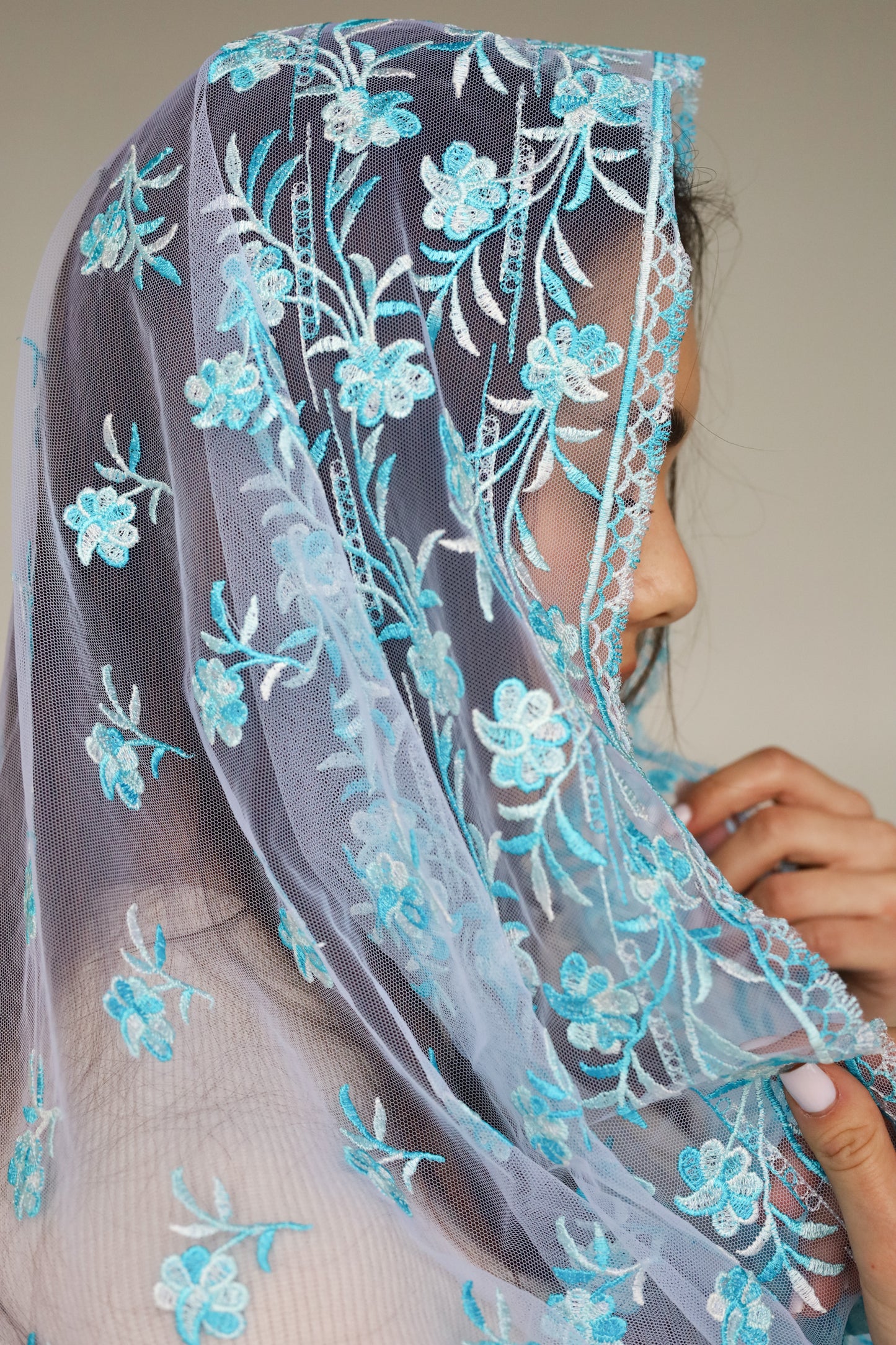 GRADIENT BLUE MANTILLA - MariaVeils