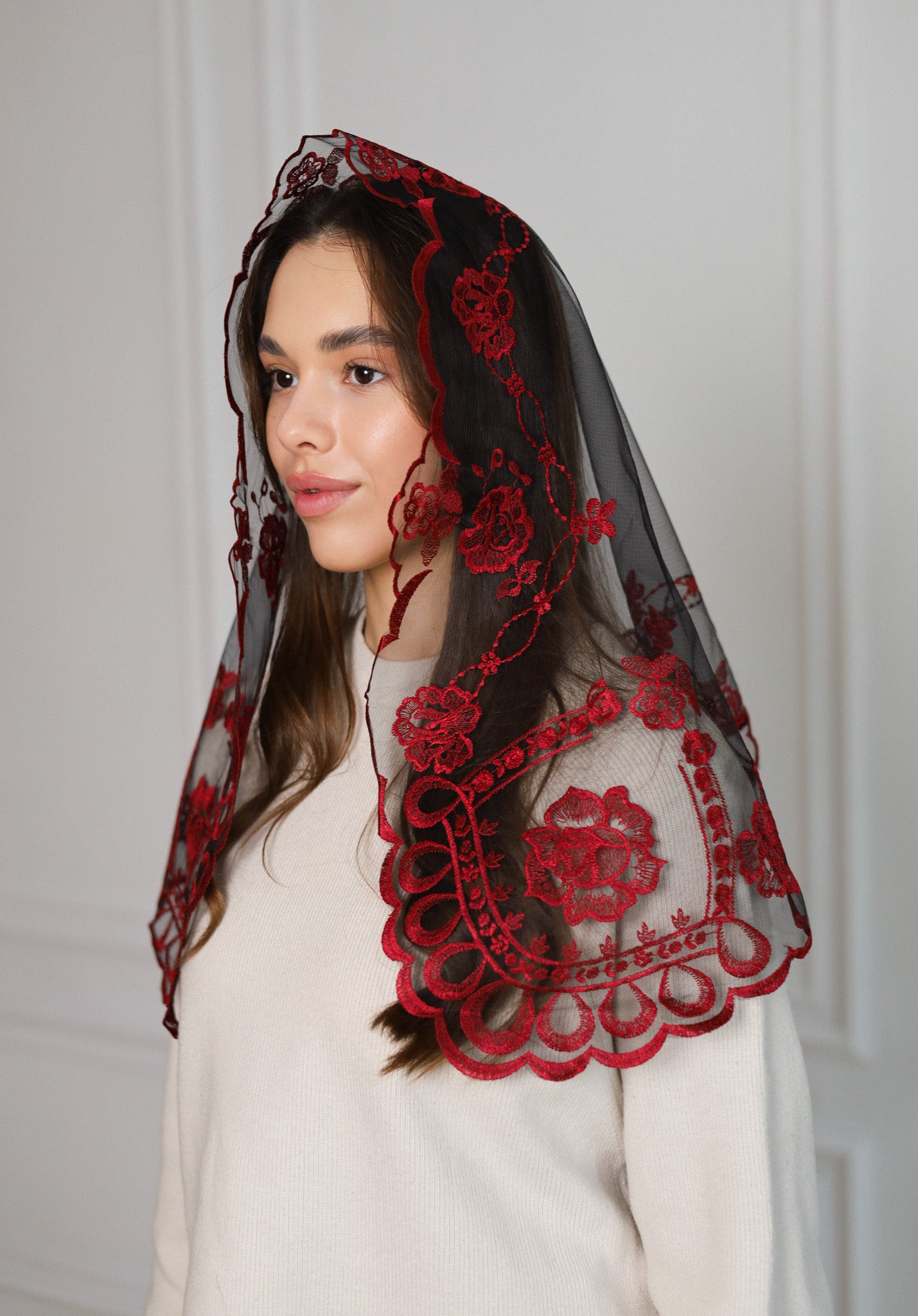 SHORT BURGUNDY VEIL - MariaVeils