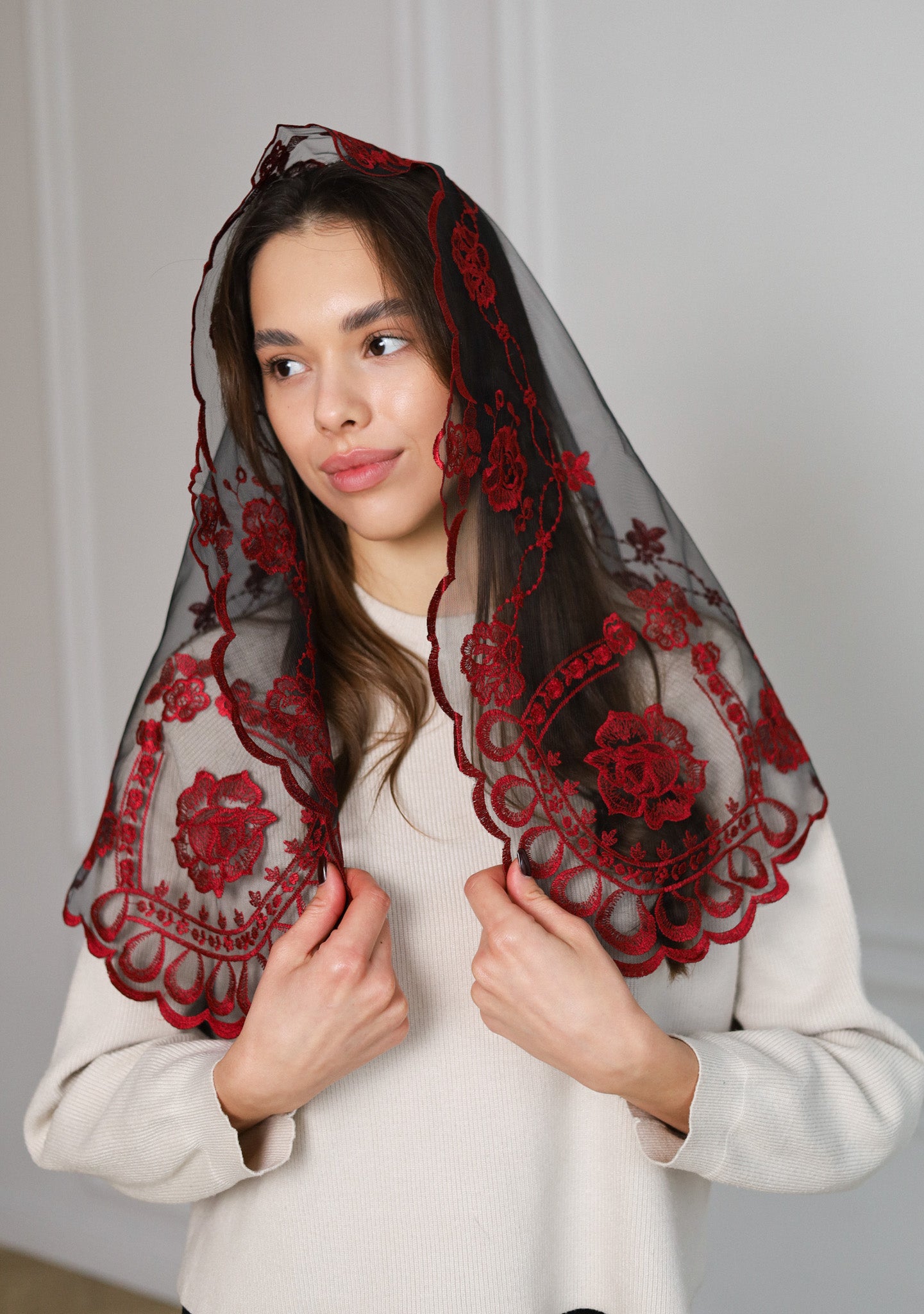 SHORT BURGUNDY VEIL - MariaVeils