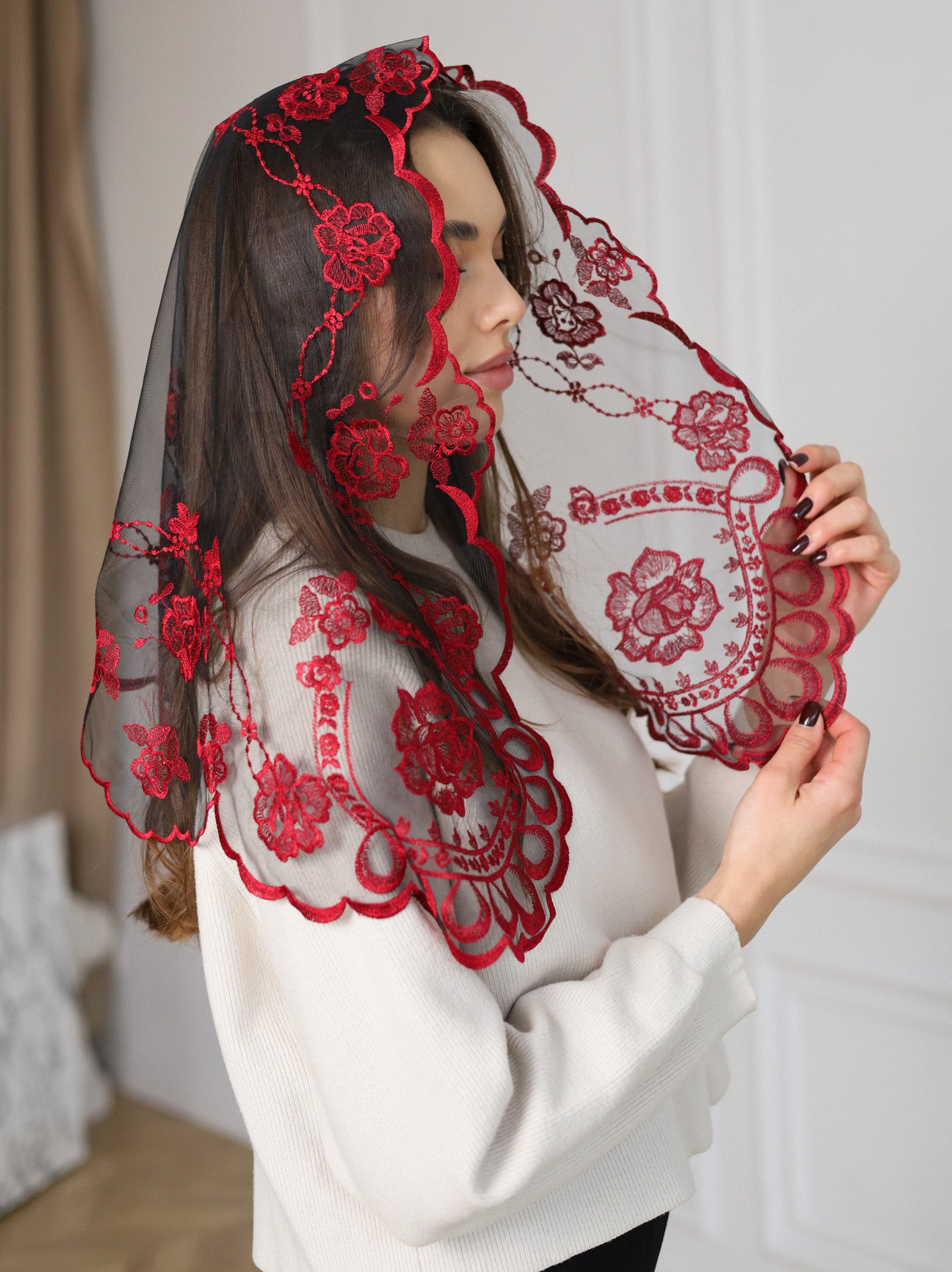 SHORT BURGUNDY VEIL - MariaVeils
