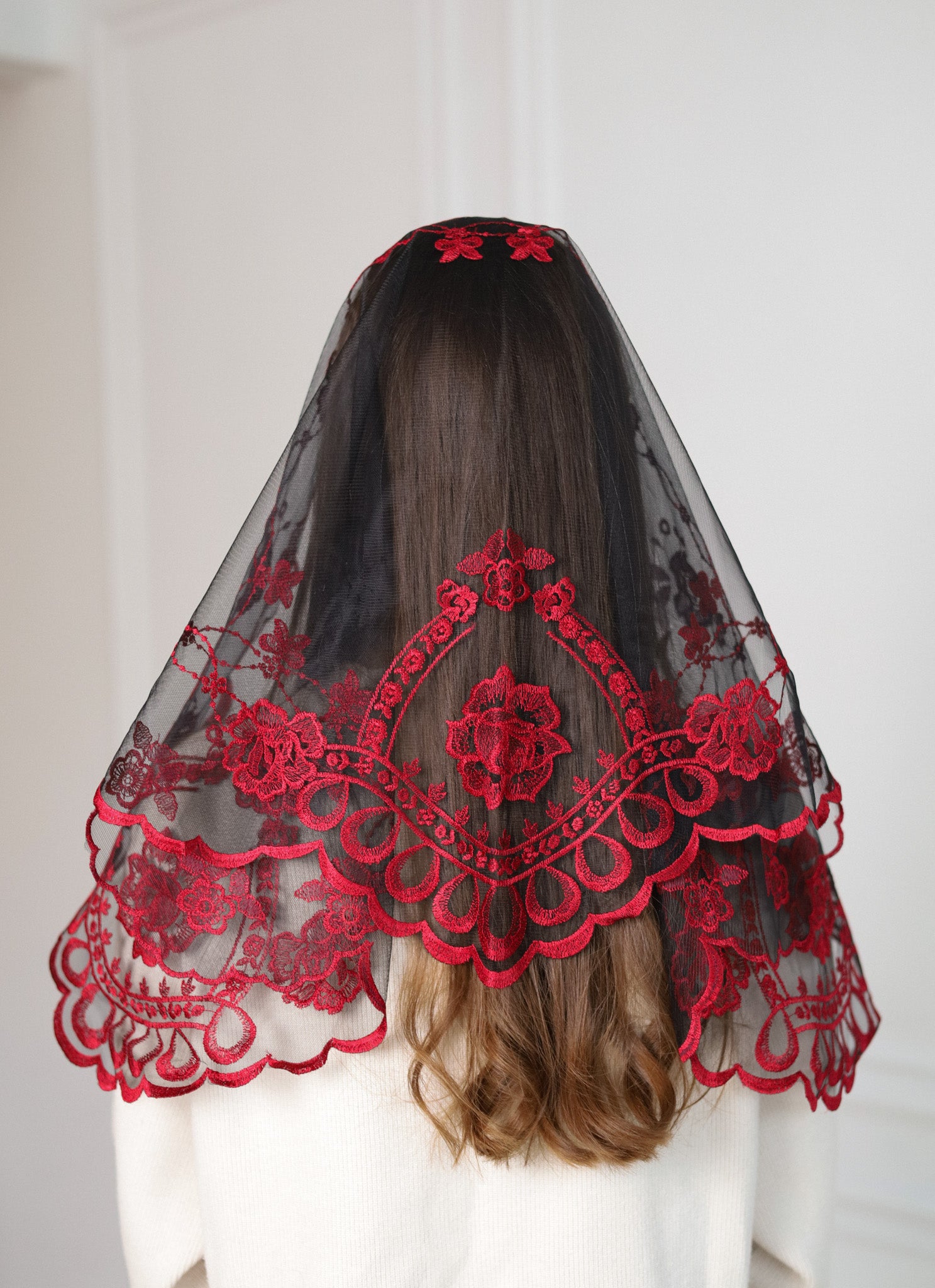 SHORT BURGUNDY VEIL - MariaVeils