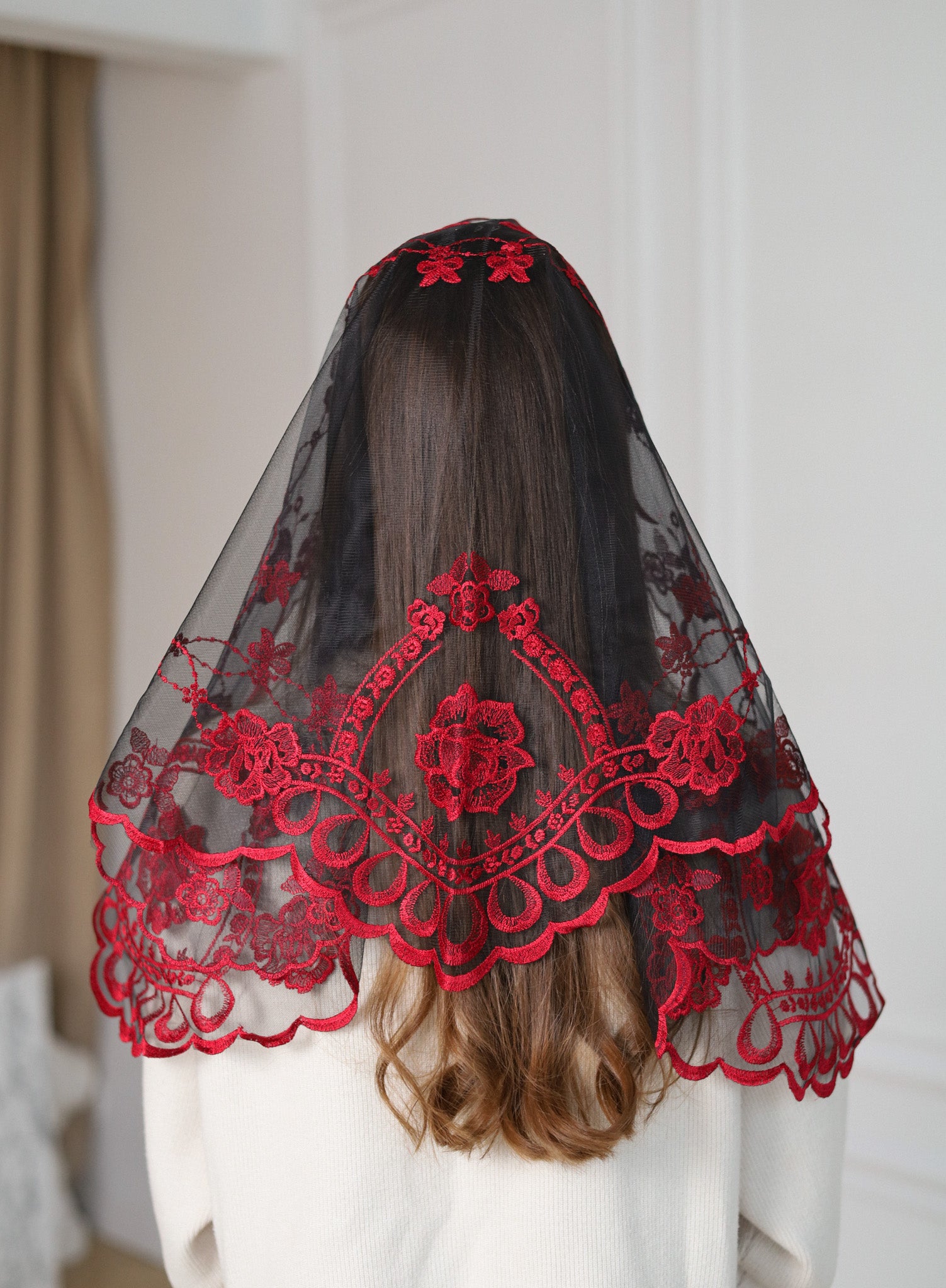 SHORT BURGUNDY VEIL - MariaVeils