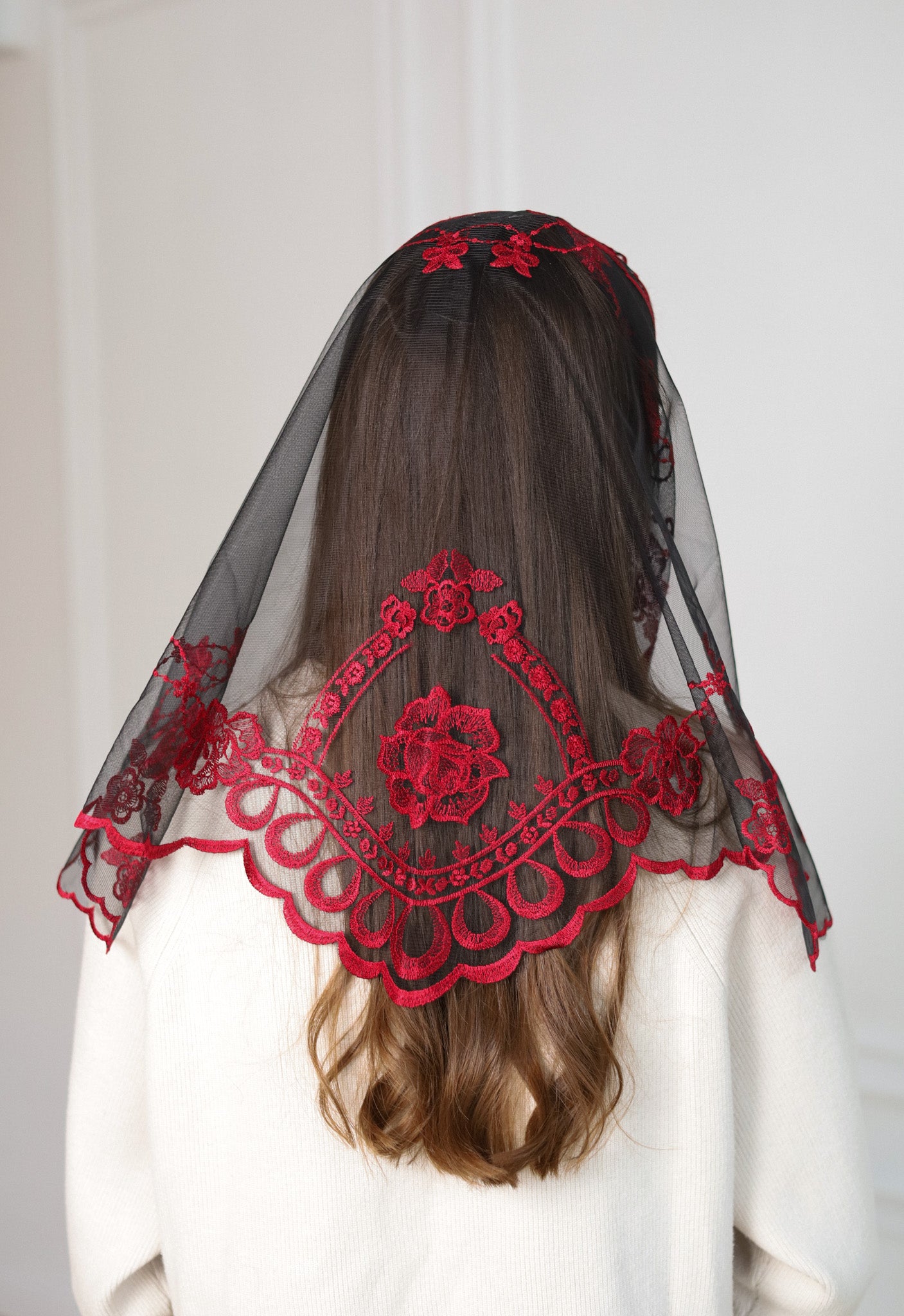 SHORT BURGUNDY VEIL - MariaVeils