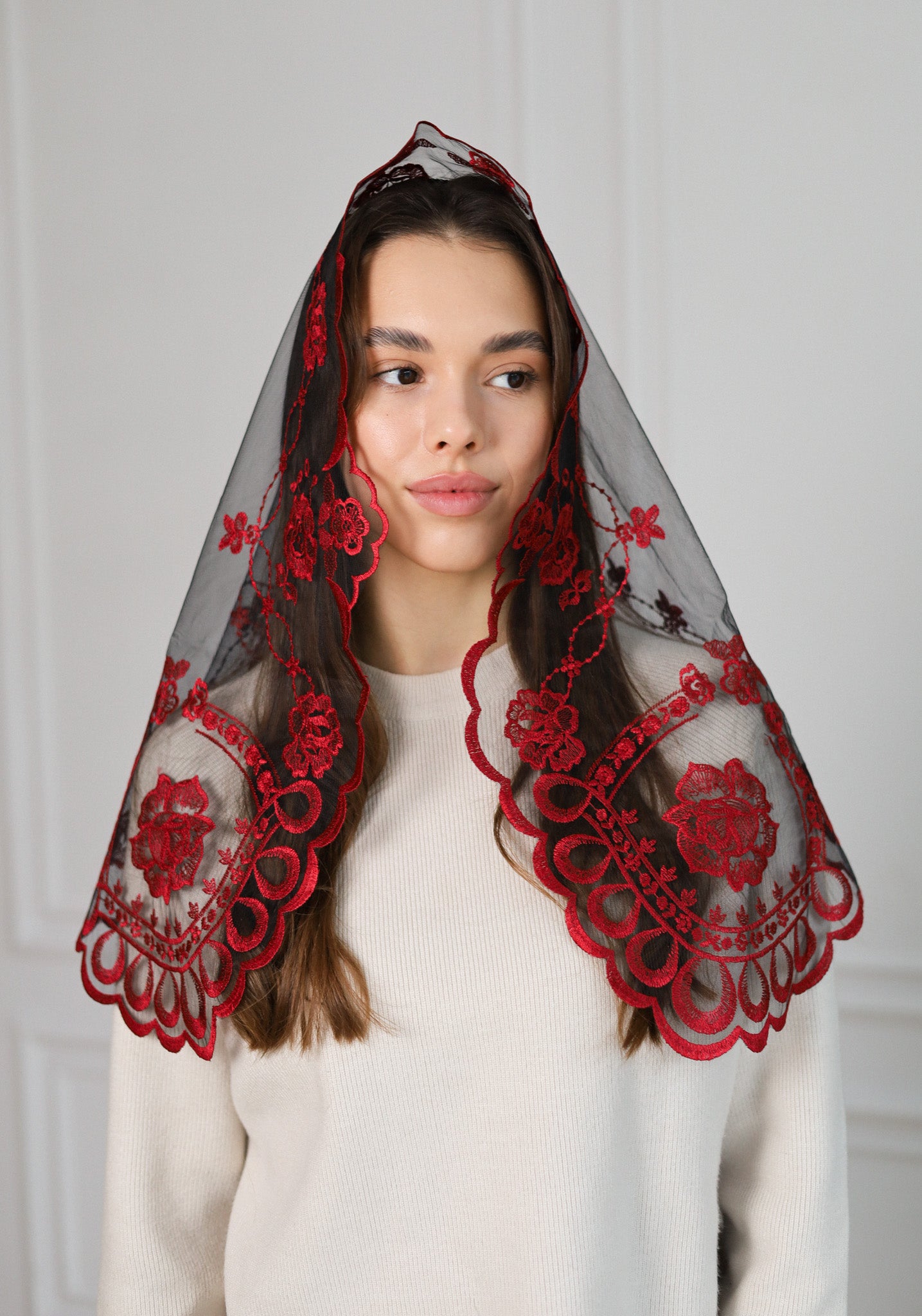 SHORT BURGUNDY VEIL - MariaVeils