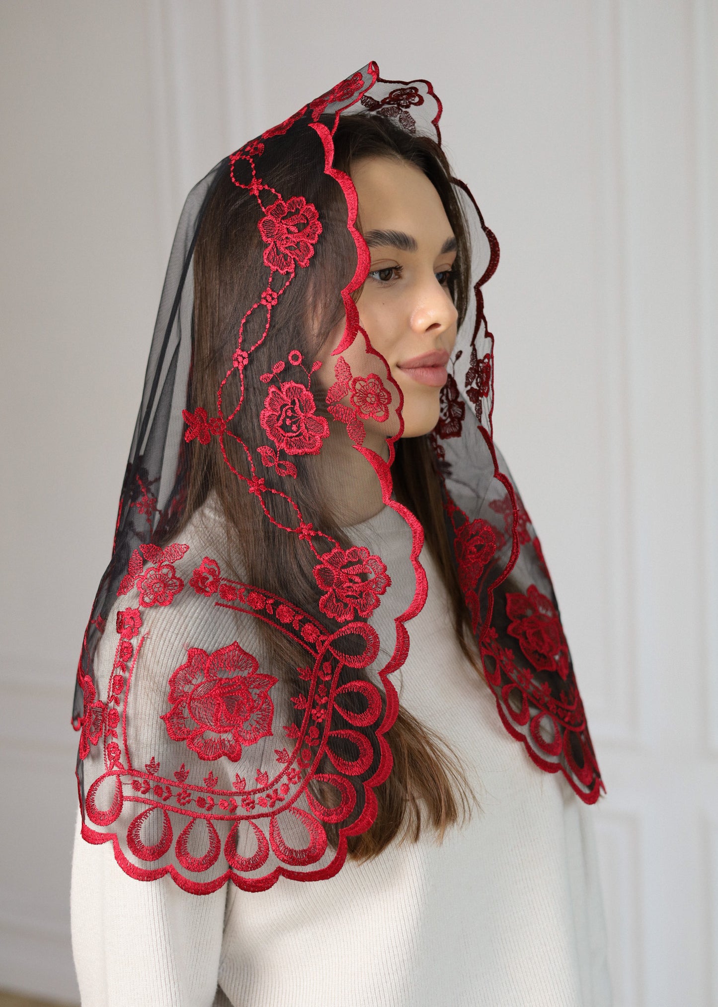 SHORT BURGUNDY VEIL - MariaVeils