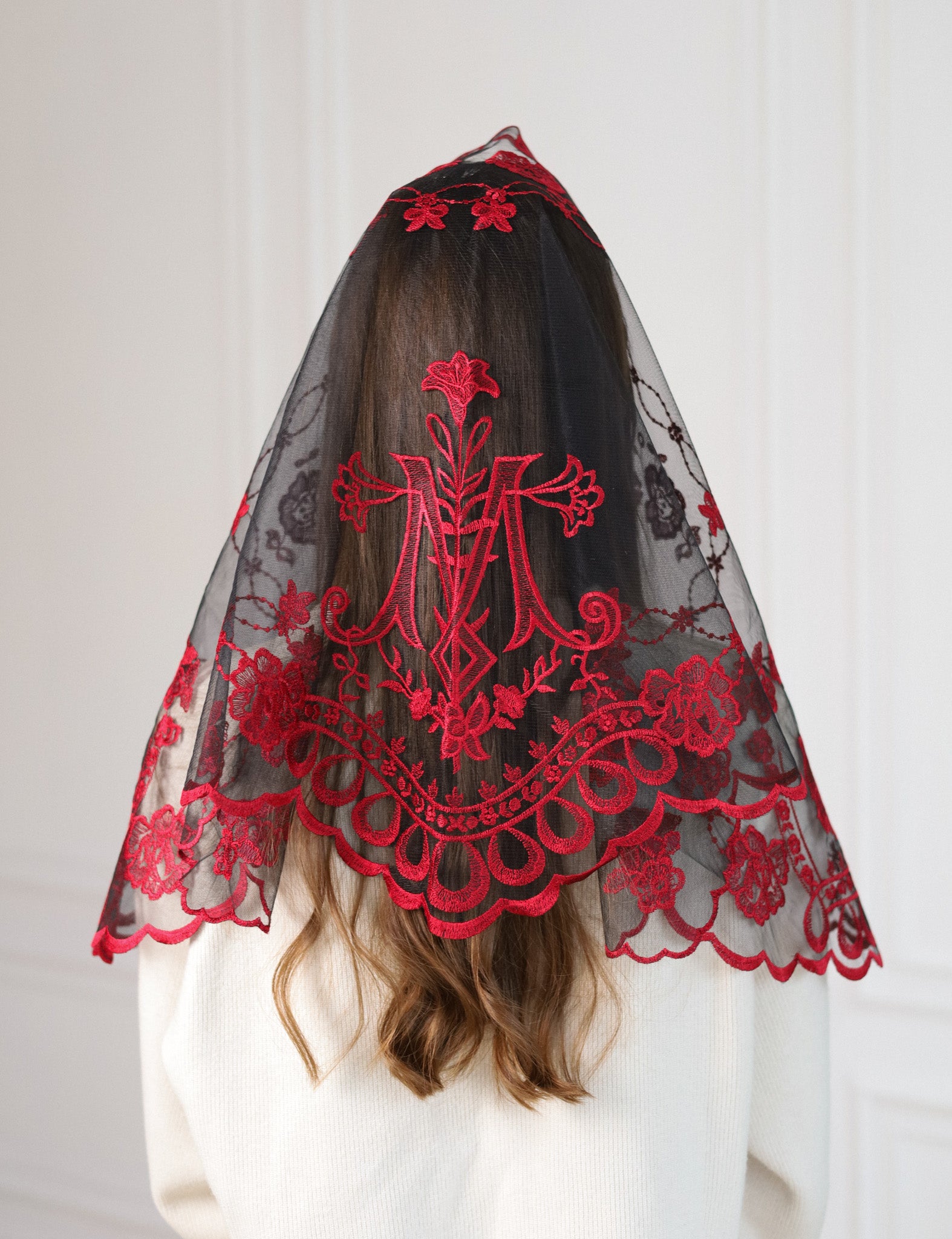SHORT BURGUNDY VEIL - MariaVeils