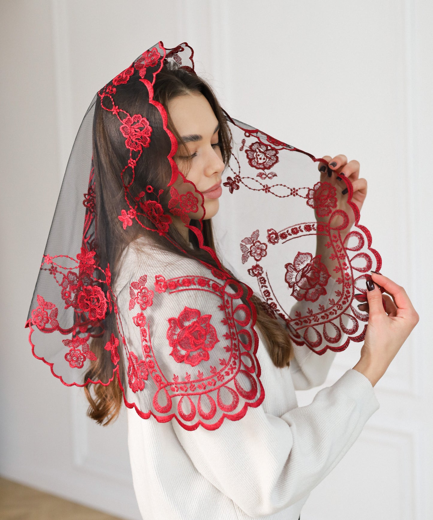 SHORT BURGUNDY VEIL - MariaVeils
