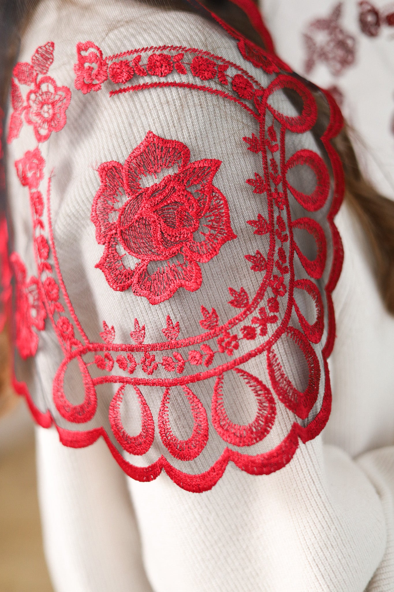 SHORT BURGUNDY VEIL - MariaVeils
