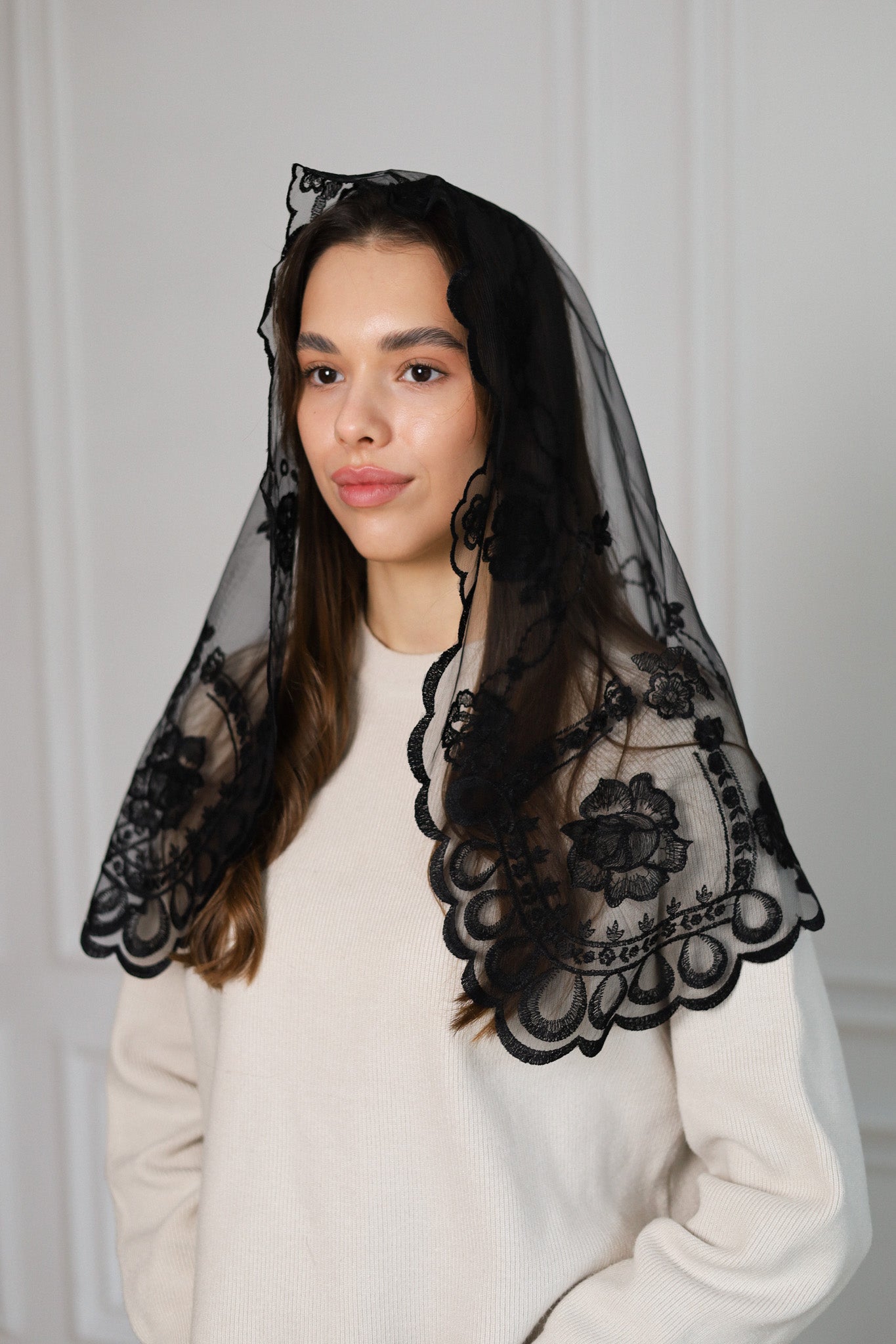 FLORAL BLACK VEIL - MariaVeils