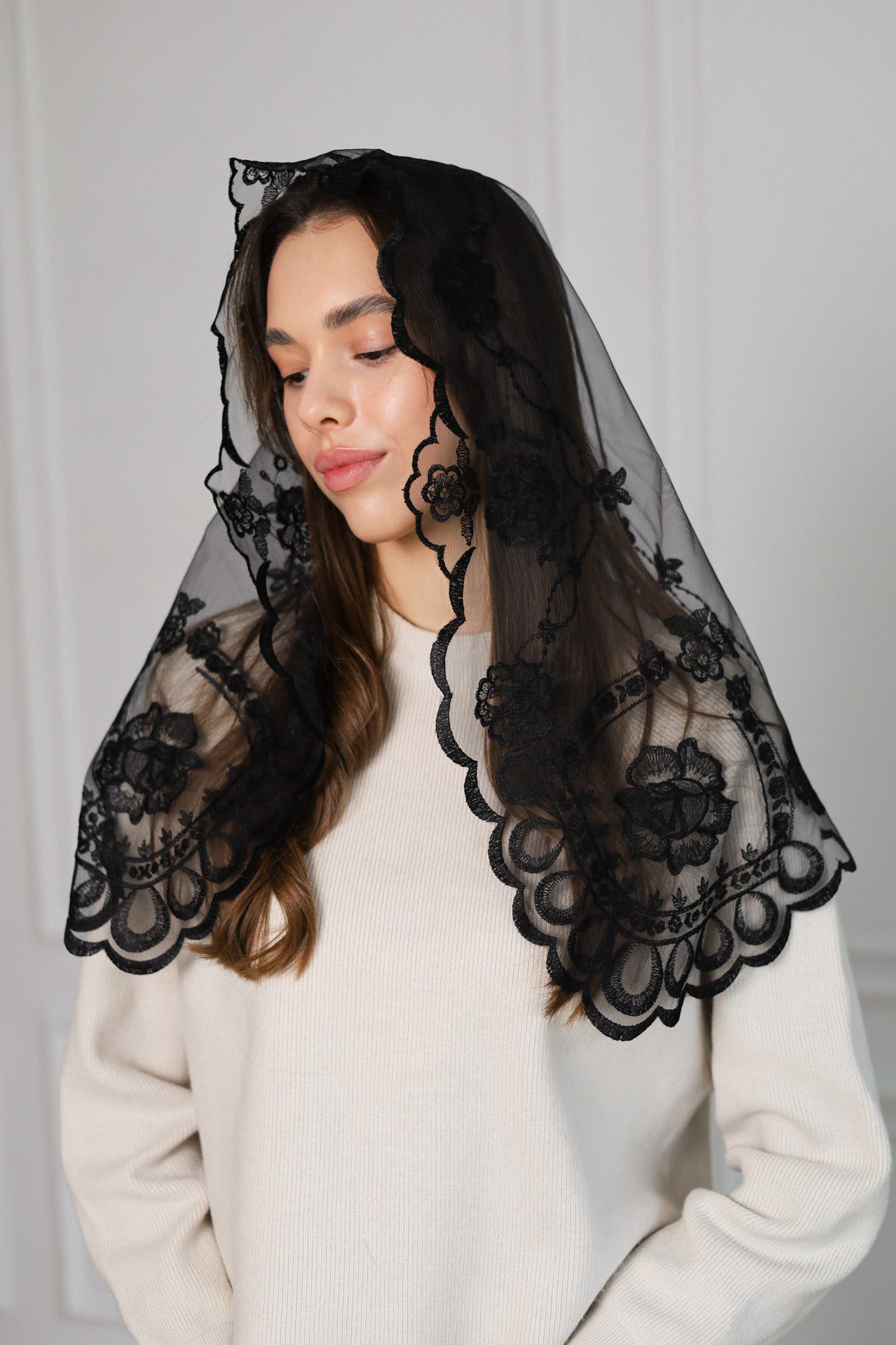 FLORAL BLACK VEIL - MariaVeils