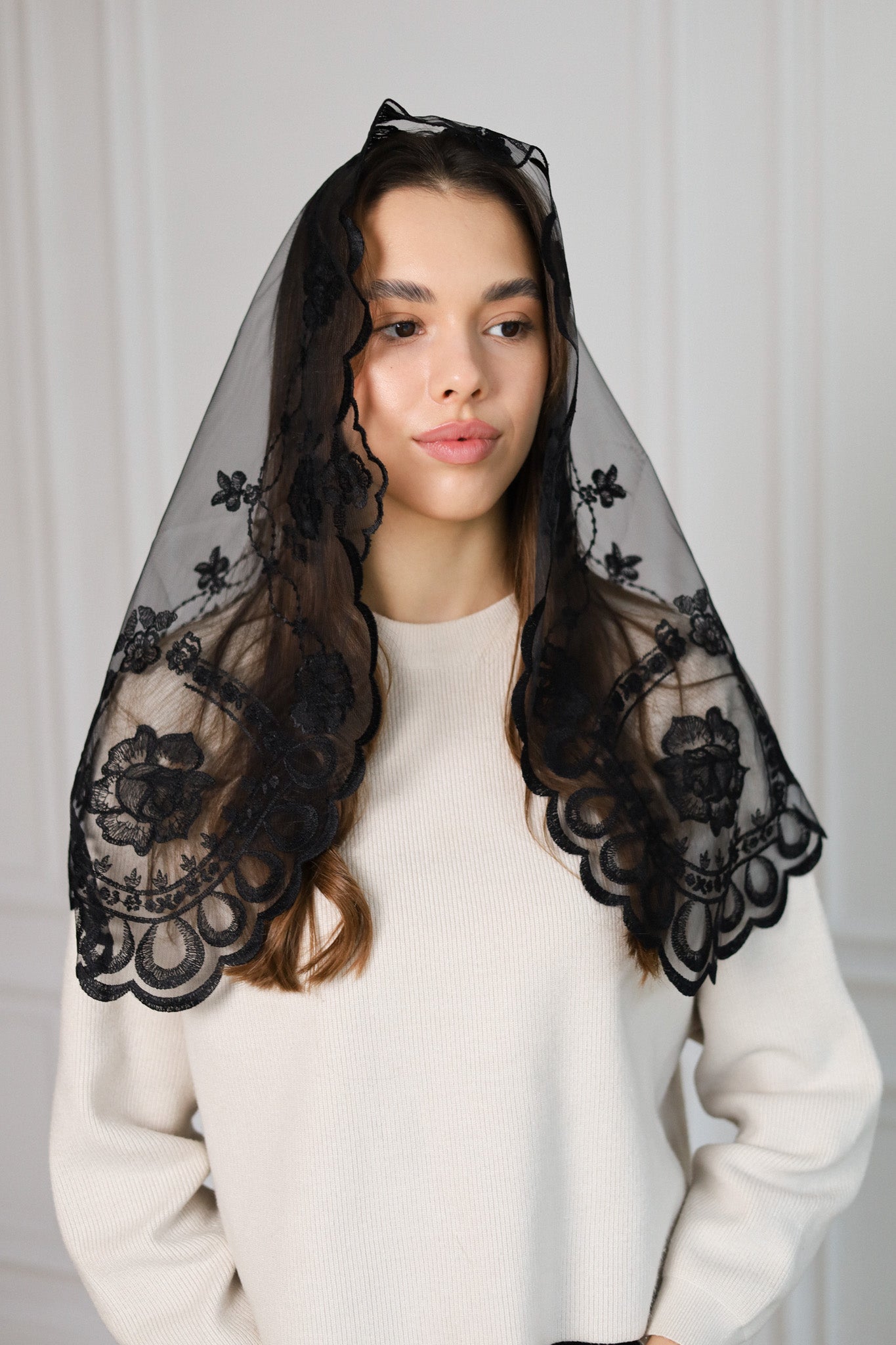 FLORAL BLACK VEIL - MariaVeils