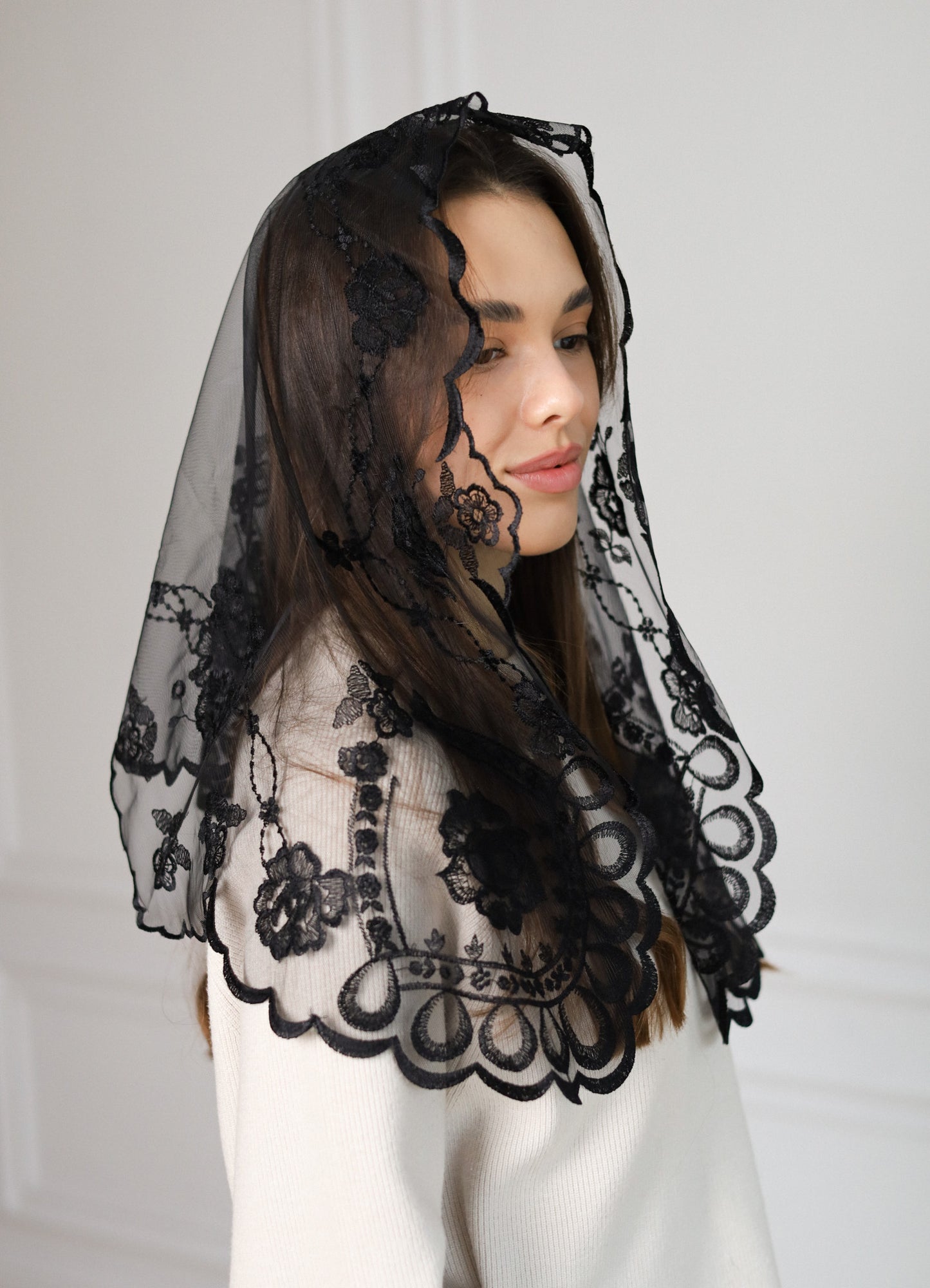 FLORAL BLACK VEIL - MariaVeils