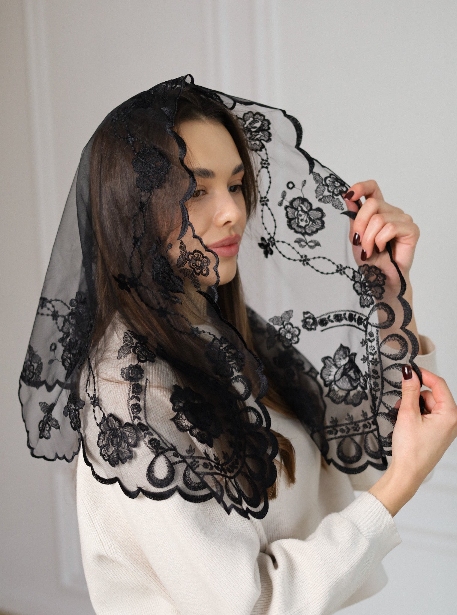 FLORAL BLACK VEIL - MariaVeils