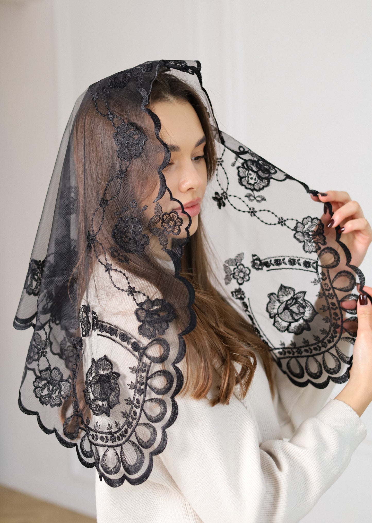 FLORAL BLACK VEIL - MariaVeils