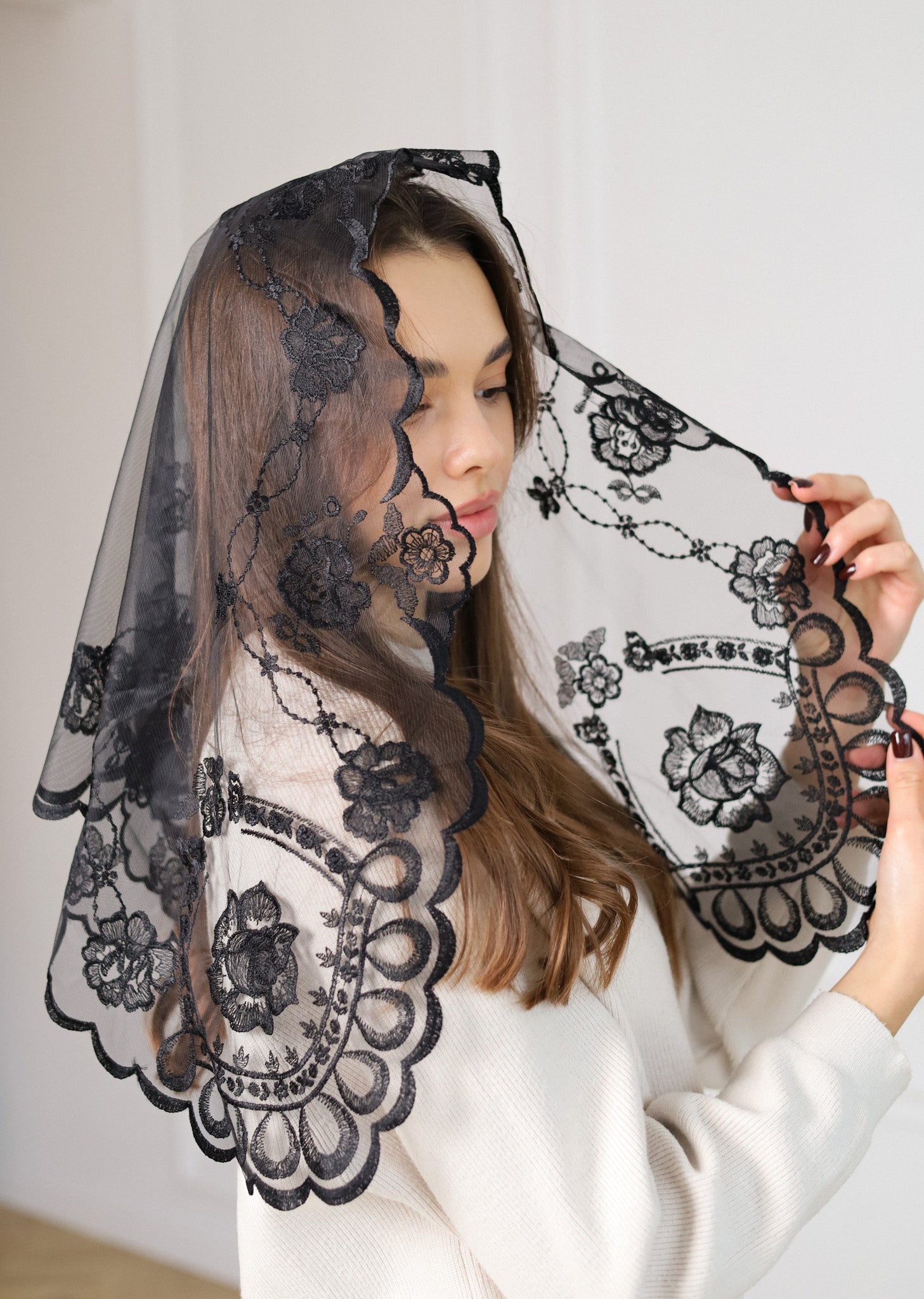 FLORAL BLACK VEIL - MariaVeils