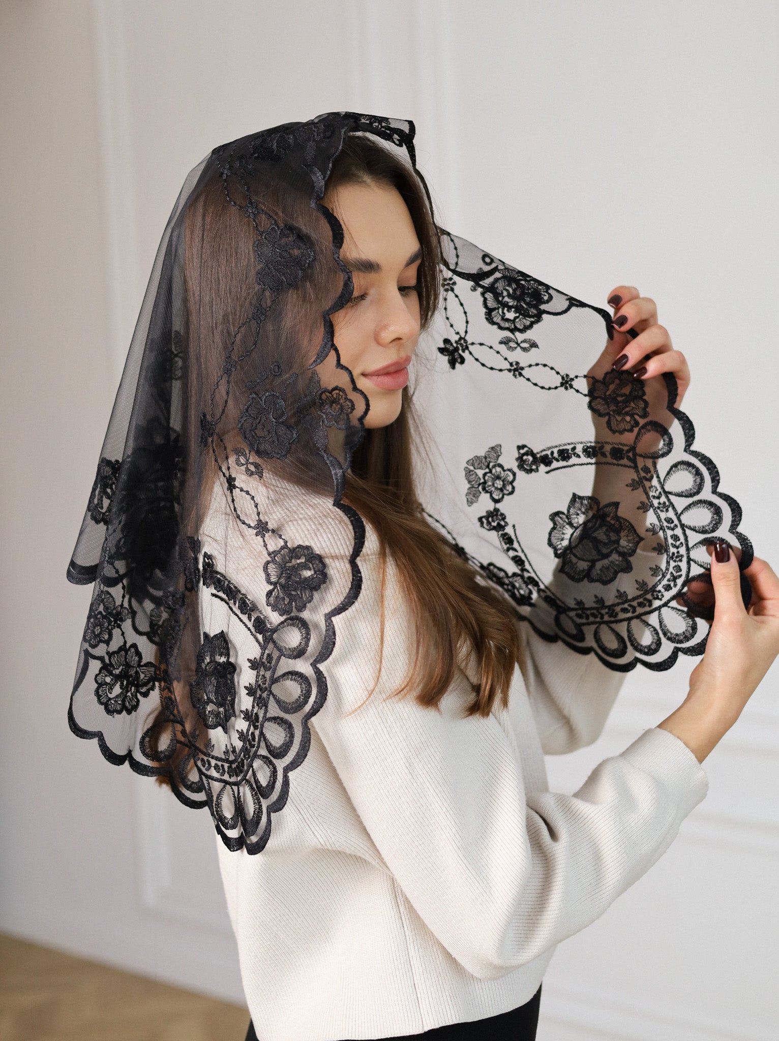 FLORAL BLACK VEIL - MariaVeils