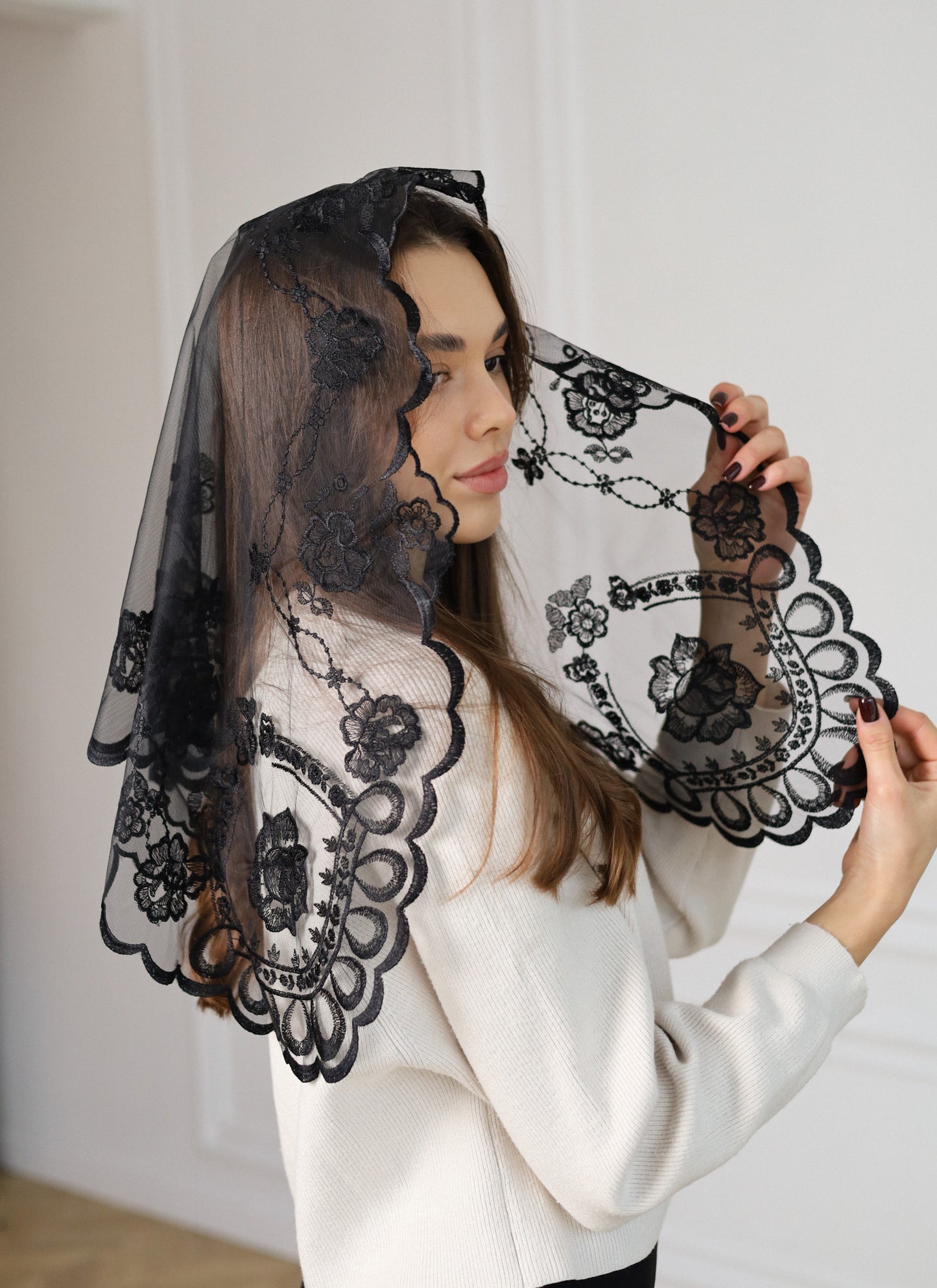 FLORAL BLACK VEIL - MariaVeils