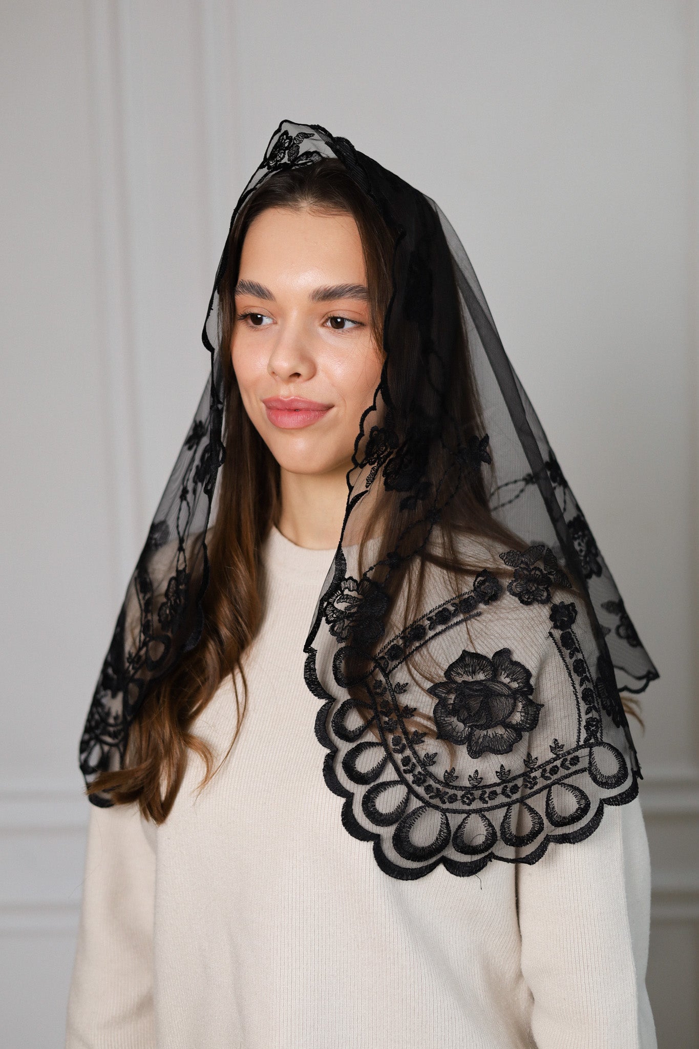 SHORT BLACK VEIL - MariaVeils