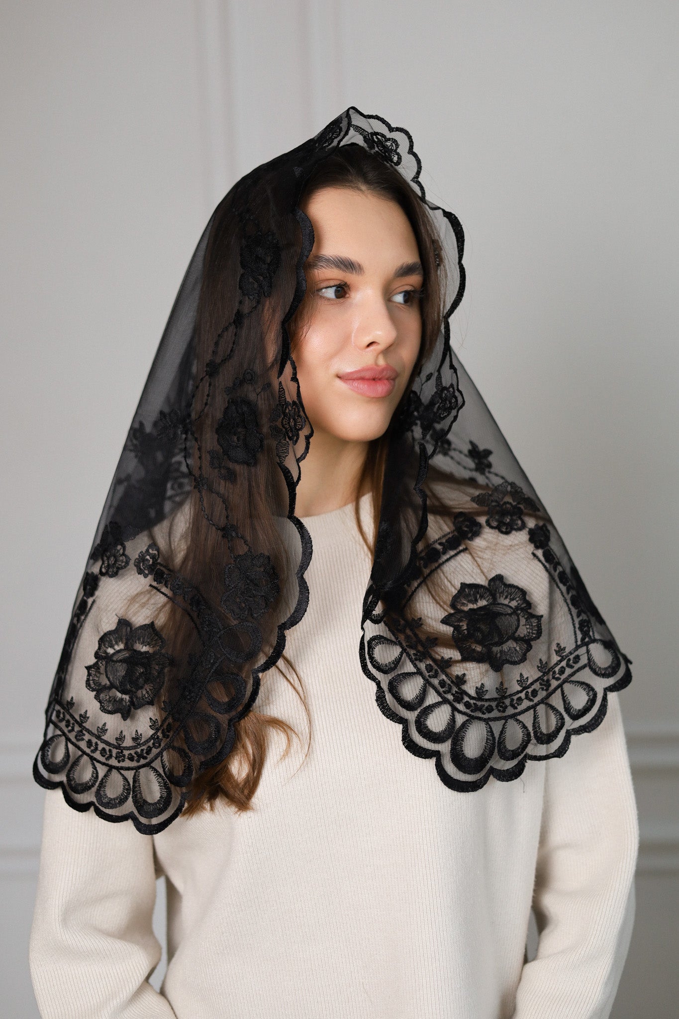 SHORT BLACK VEIL - MariaVeils