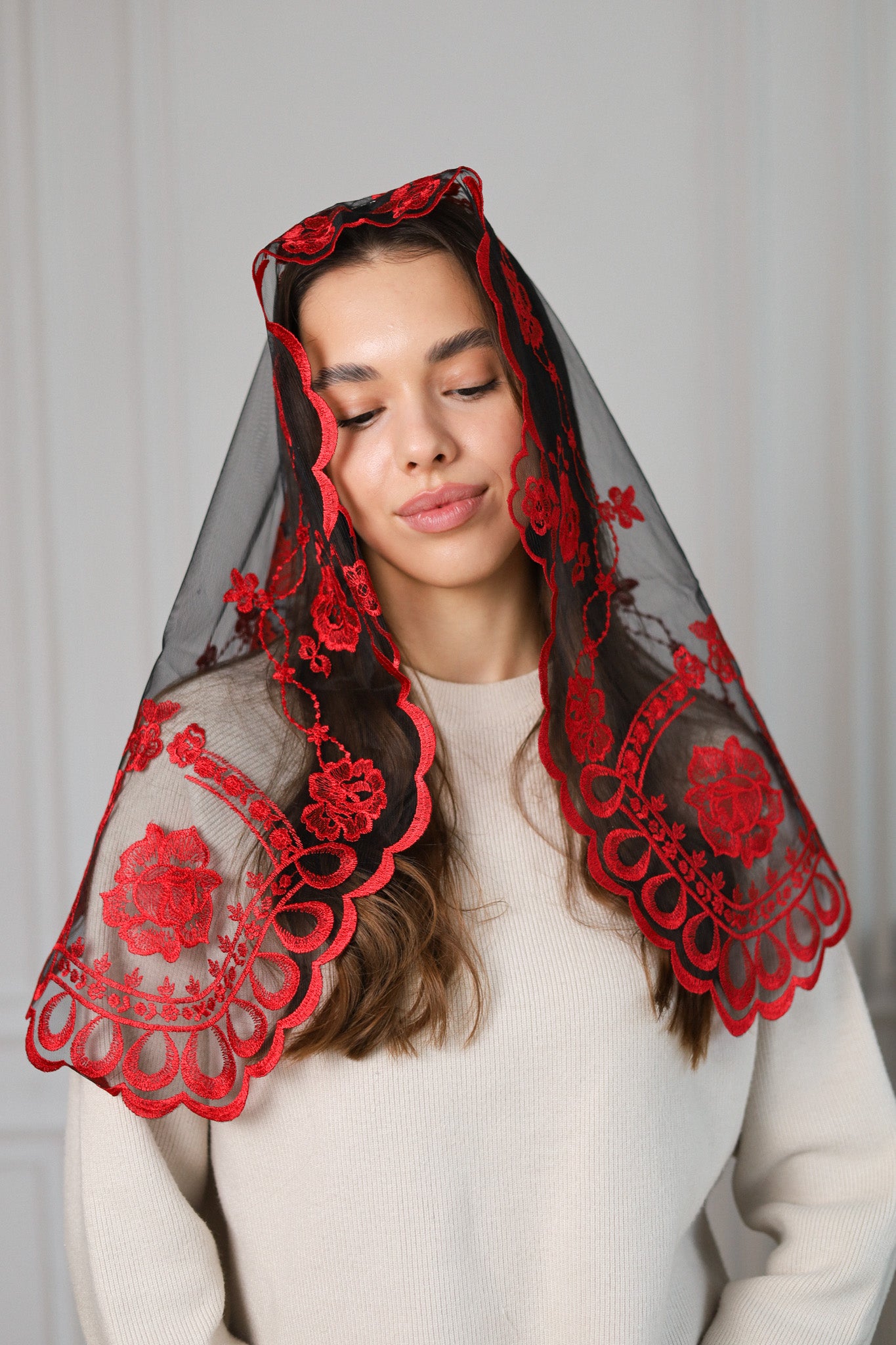 SHORT RED VEIL