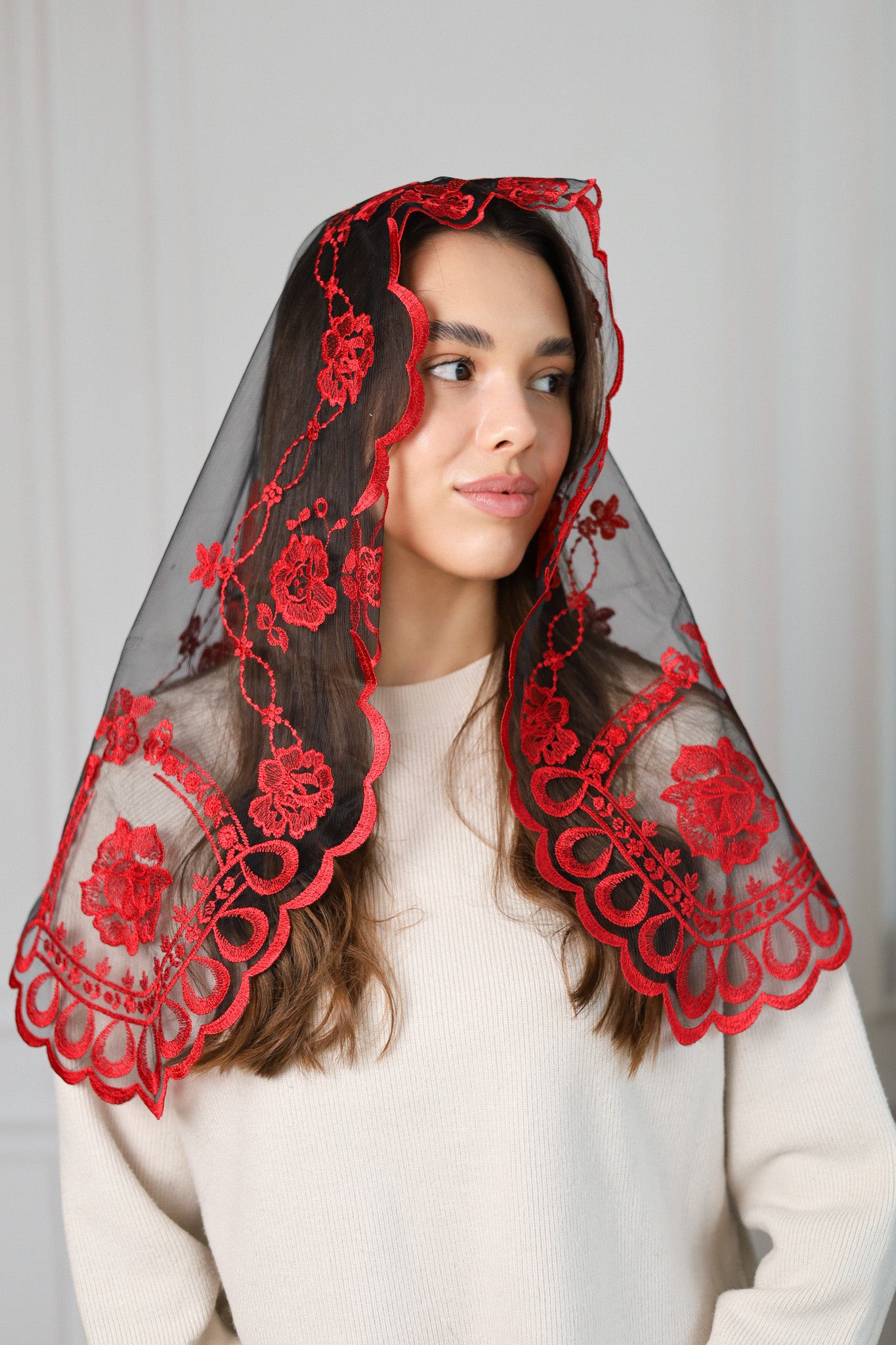 SHORT RED VEIL