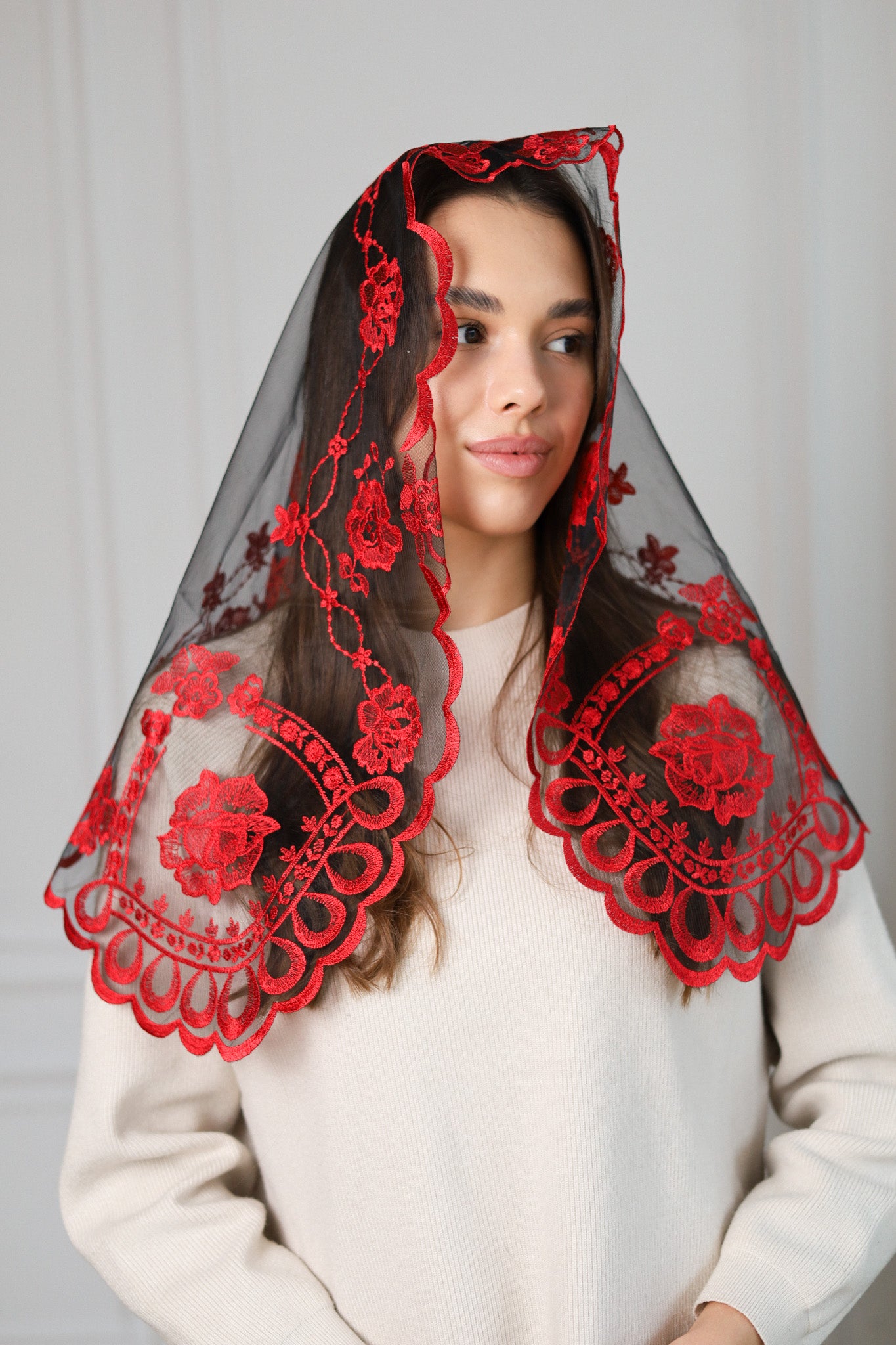 SHORT RED VEIL