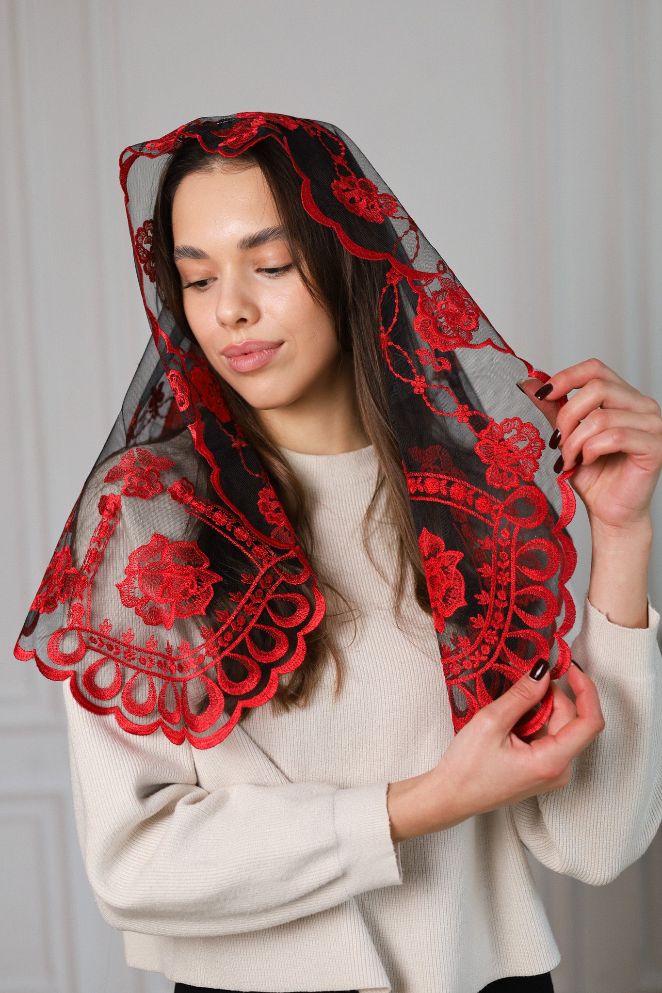 SHORT RED VEIL