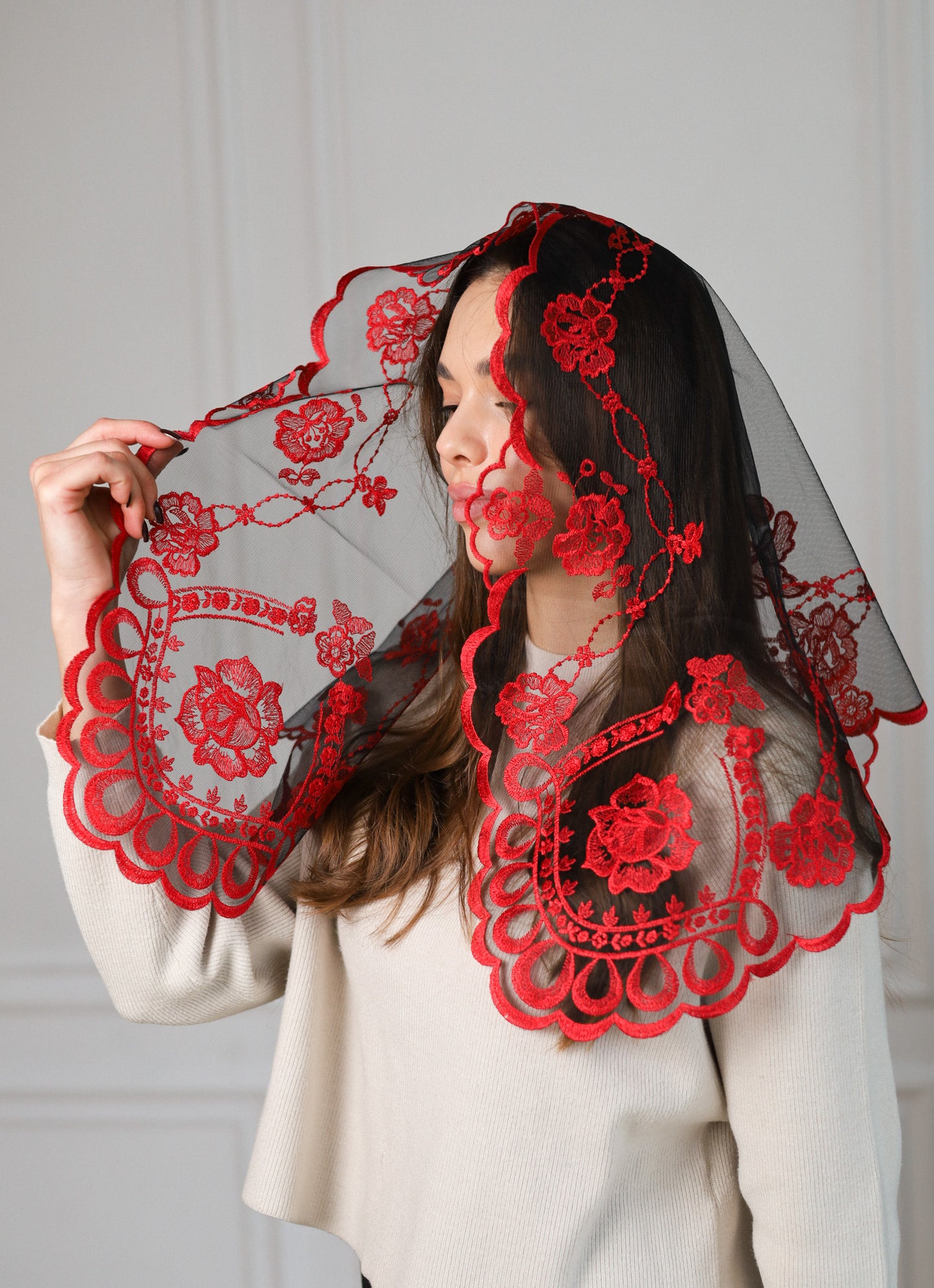 SHORT RED VEIL
