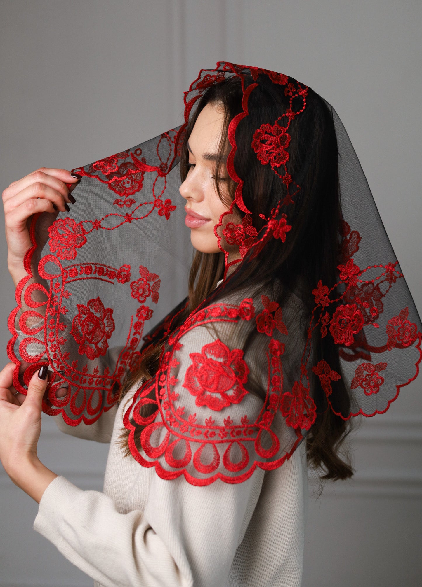 SHORT RED VEIL