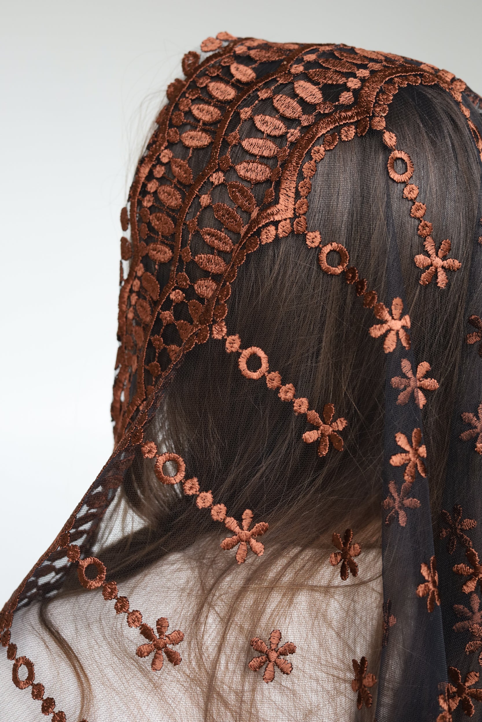 LONG BROWN MANTILLA - MariaVeils