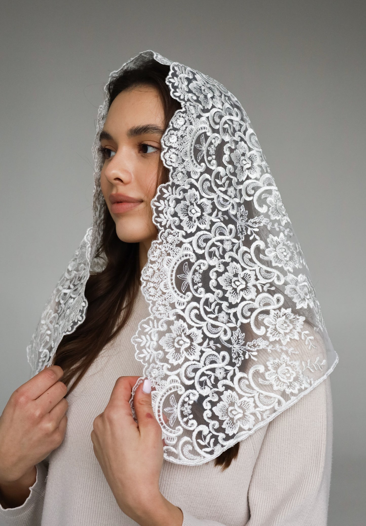 TRIANGLE IVORY VEIL - MariaVeils