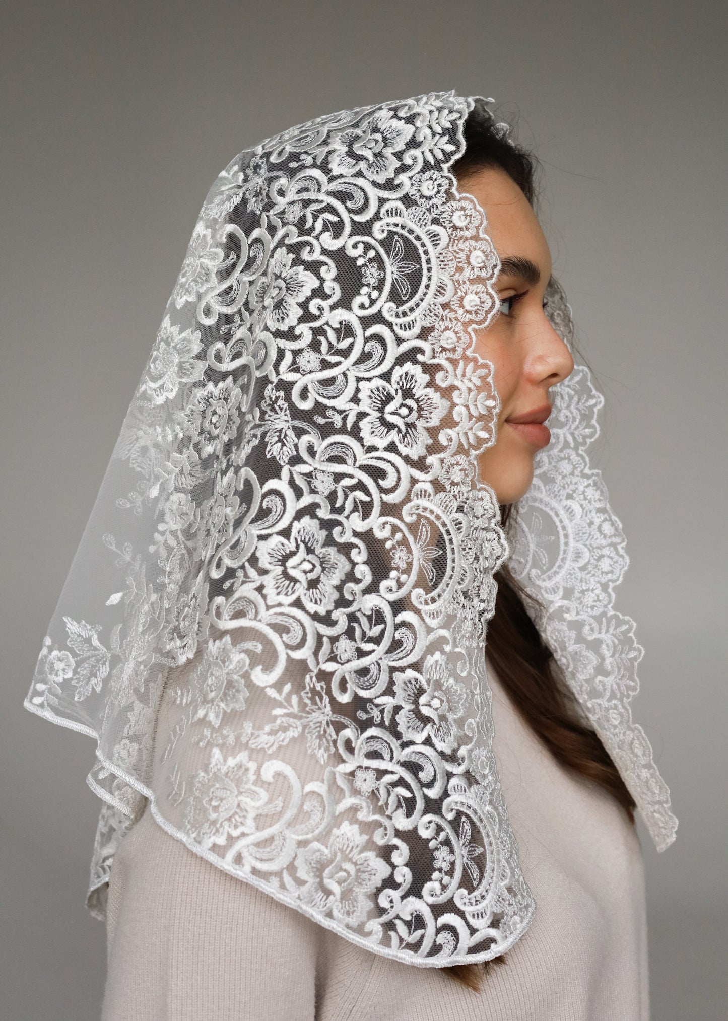 TRIANGLE IVORY VEIL - MariaVeils