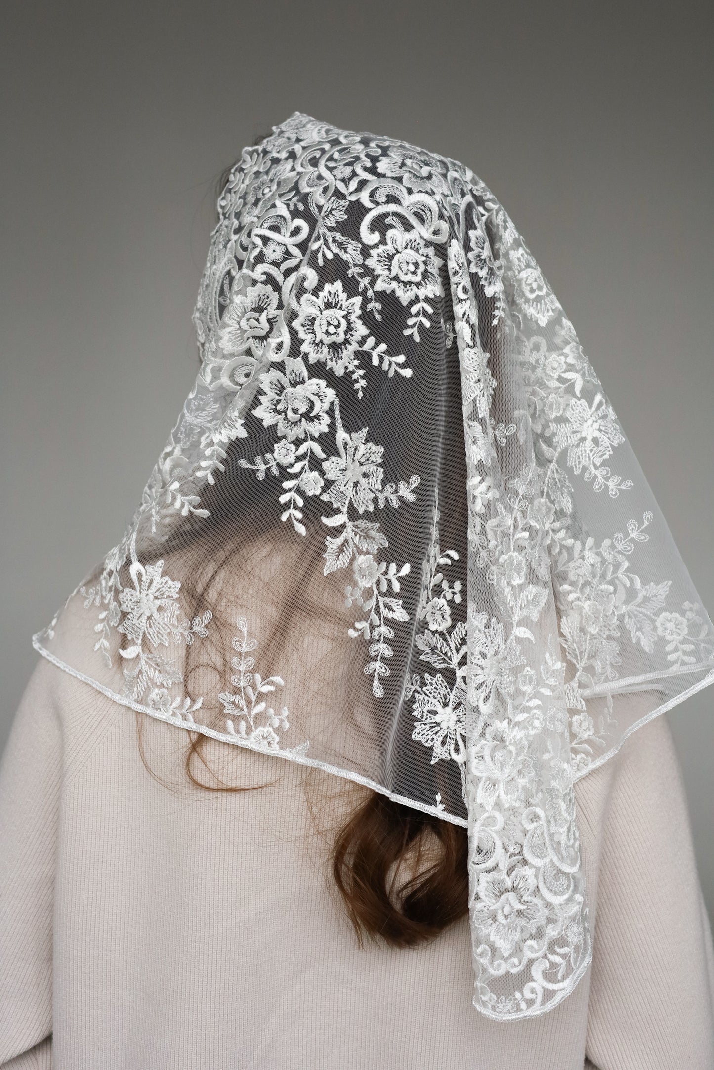 TRIANGLE IVORY VEIL - MariaVeils