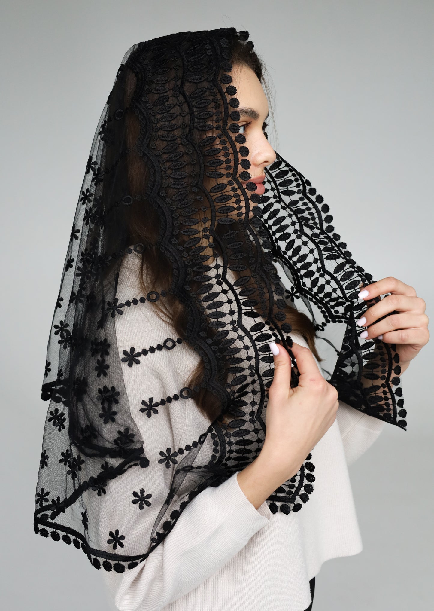 LONG BLACK MANTILLA - MariaVeils