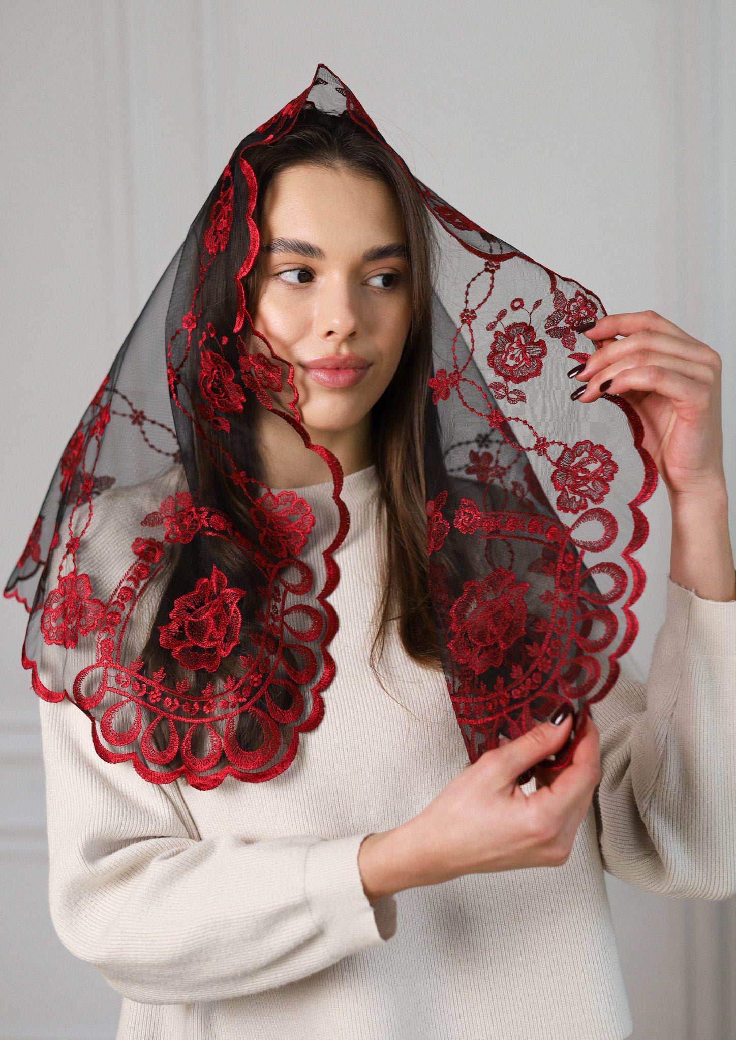 SHORT BURGUNDY VEIL - MariaVeils