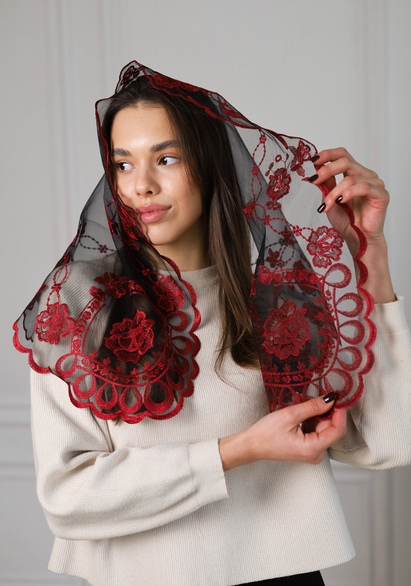 SHORT BURGUNDY VEIL - MariaVeils