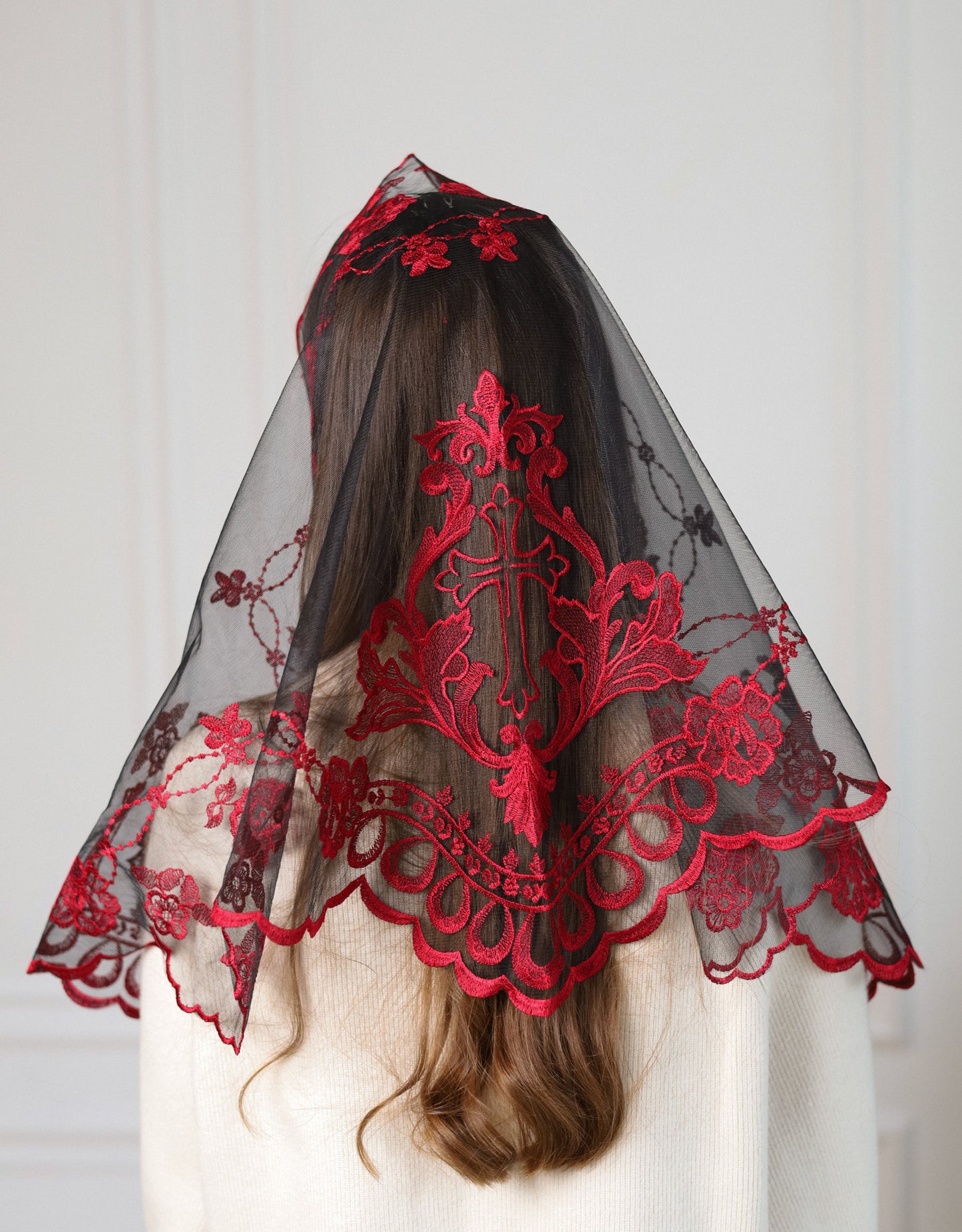 SHORT BURGUNDY VEIL - MariaVeils