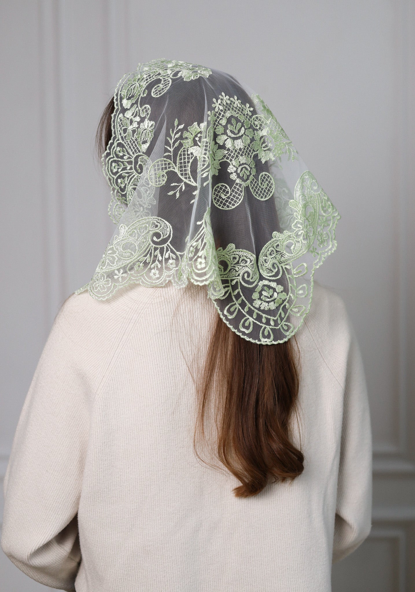 PISTACHIO TRIANGLE VEIL - MariaVeils