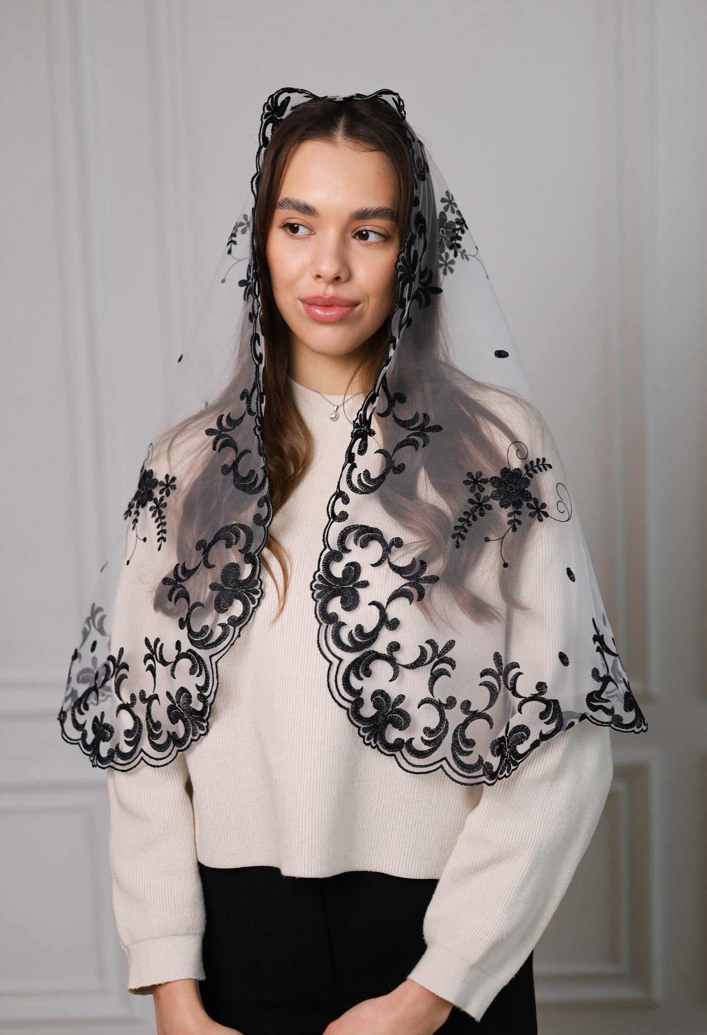 LONG FLORAL MANTILLA - MariaVeils