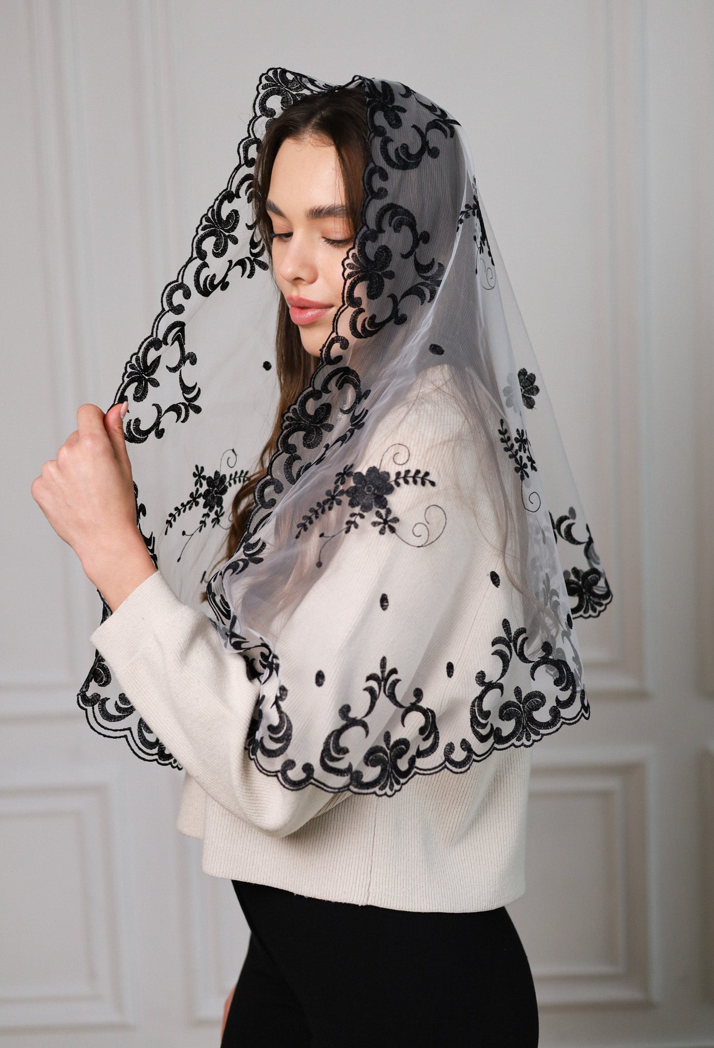 LONG FLORAL MANTILLA - MariaVeils